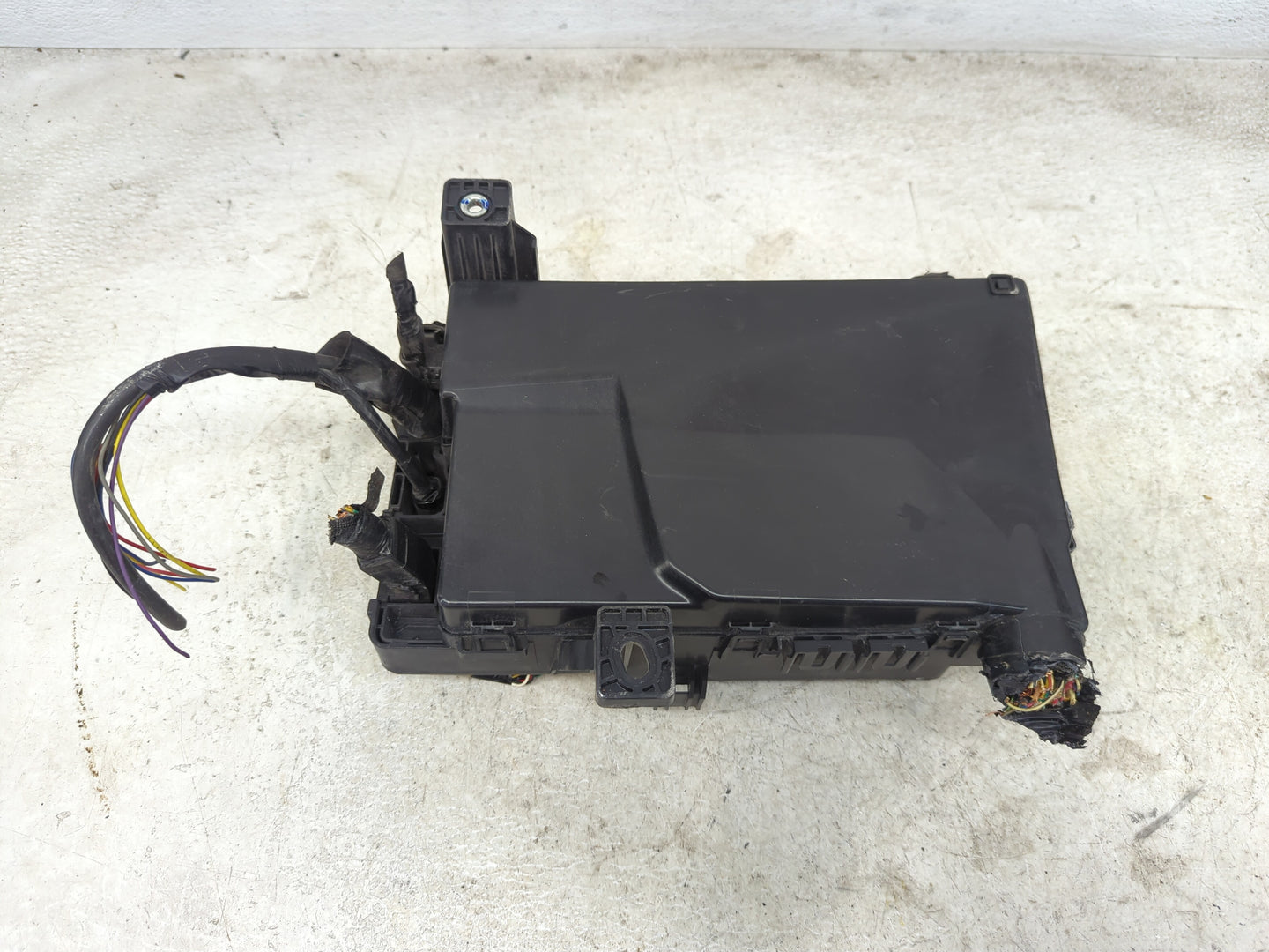 2016-2022 Toyota Tacoma Fusebox Fuse Box Panel Relay Module Fits Fits 2016 2017 2018 2019 2020 2021 2022 OEM Used Auto Parts