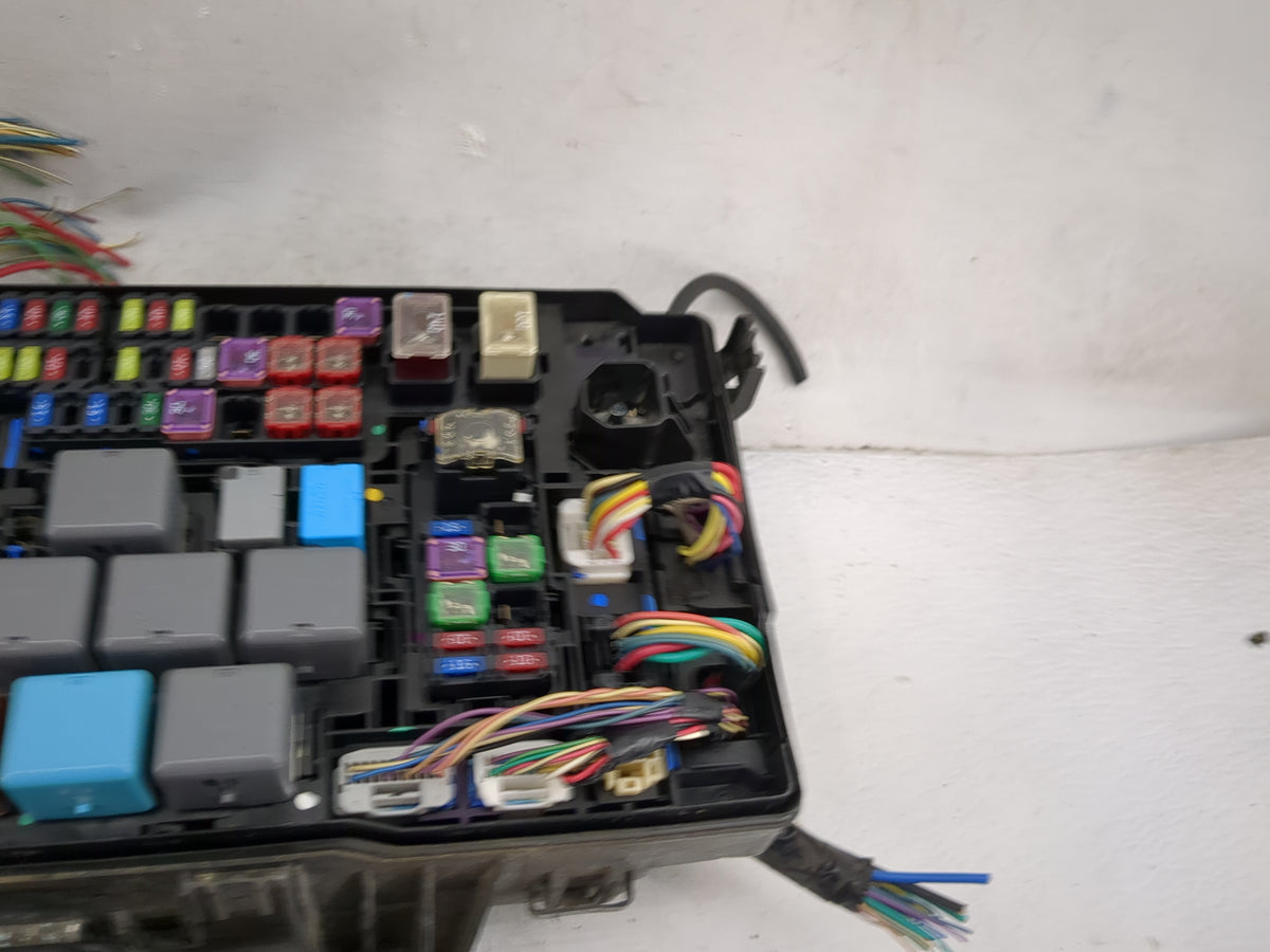 2016-2022 Toyota Tacoma Fusebox Fuse Box Panel Relay Module Fits Fits 2016 2017 2018 2019 2020 2021 2022 OEM Used Auto Parts