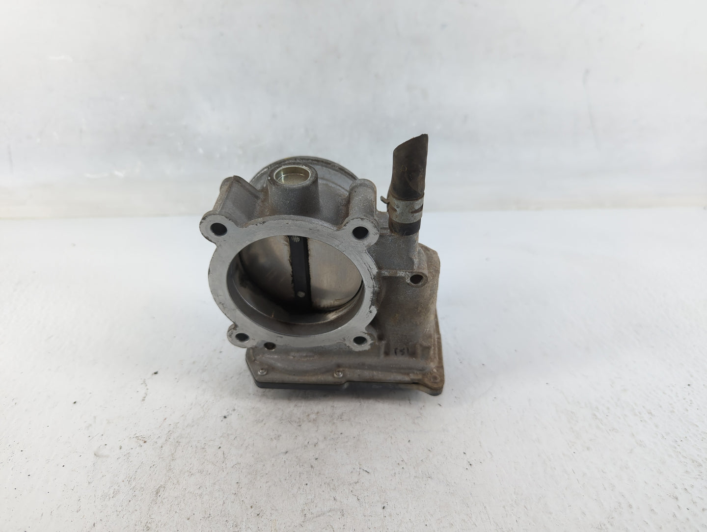 2016-2022 Toyota Tacoma Throttle Body P/N:22030-0P060 Fits Fits 2016 2017 2018 2019 2020 2021 2022 OEM Used Auto Parts - Oem