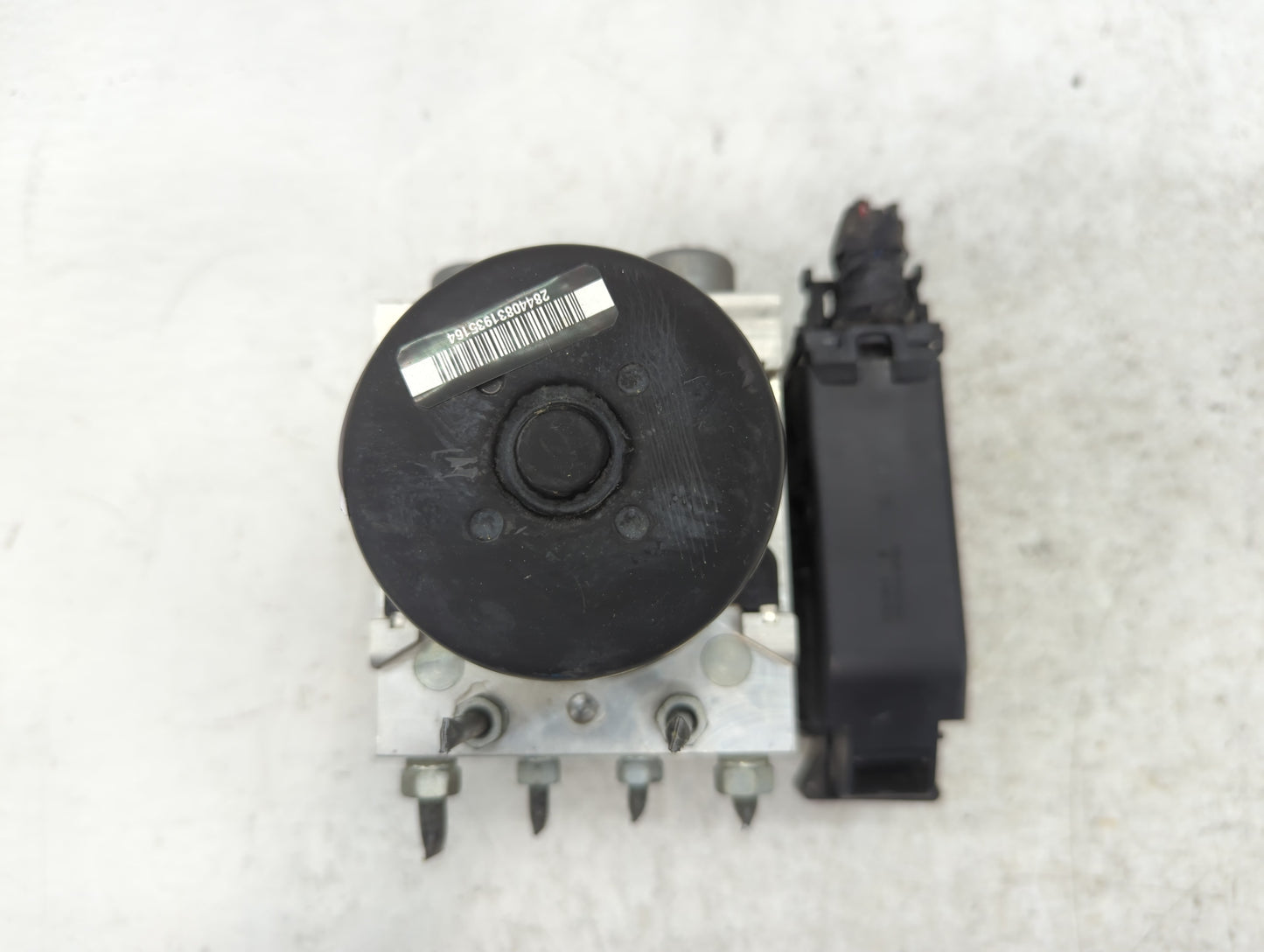 2016-2017 Toyota Tundra ABS Pump Control Module Replacement P/N:44500-0C421 Fits Fits 2016 2017 OEM Used Auto Parts - Oemuse
