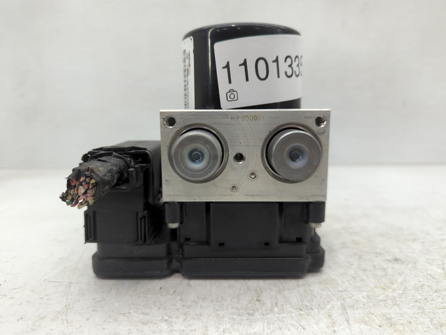 2016-2017 Toyota Tundra ABS Pump Control Module Replacement P/N:44500-0C421 Fits Fits 2016 2017 OEM Used Auto Parts - Oemuse