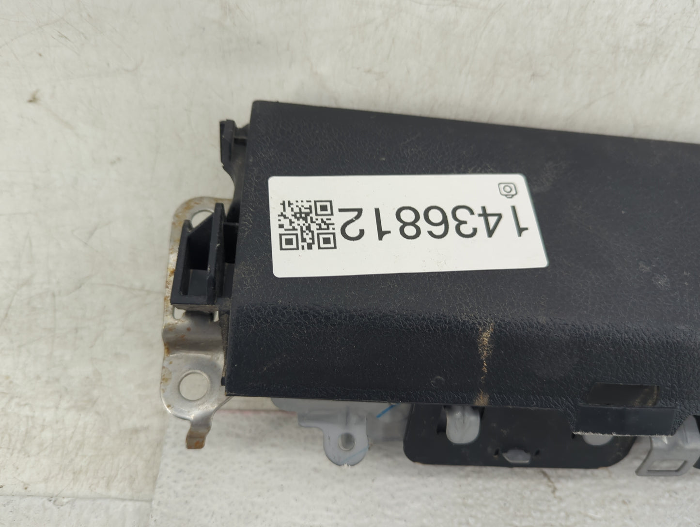 2014-2021 Toyota Tundra Air Bag Driver Left Knee OEM P/N:7395917 B20V460K2397 Fits Fits 2014 2015 2016 2017 2018 2019 2020 2