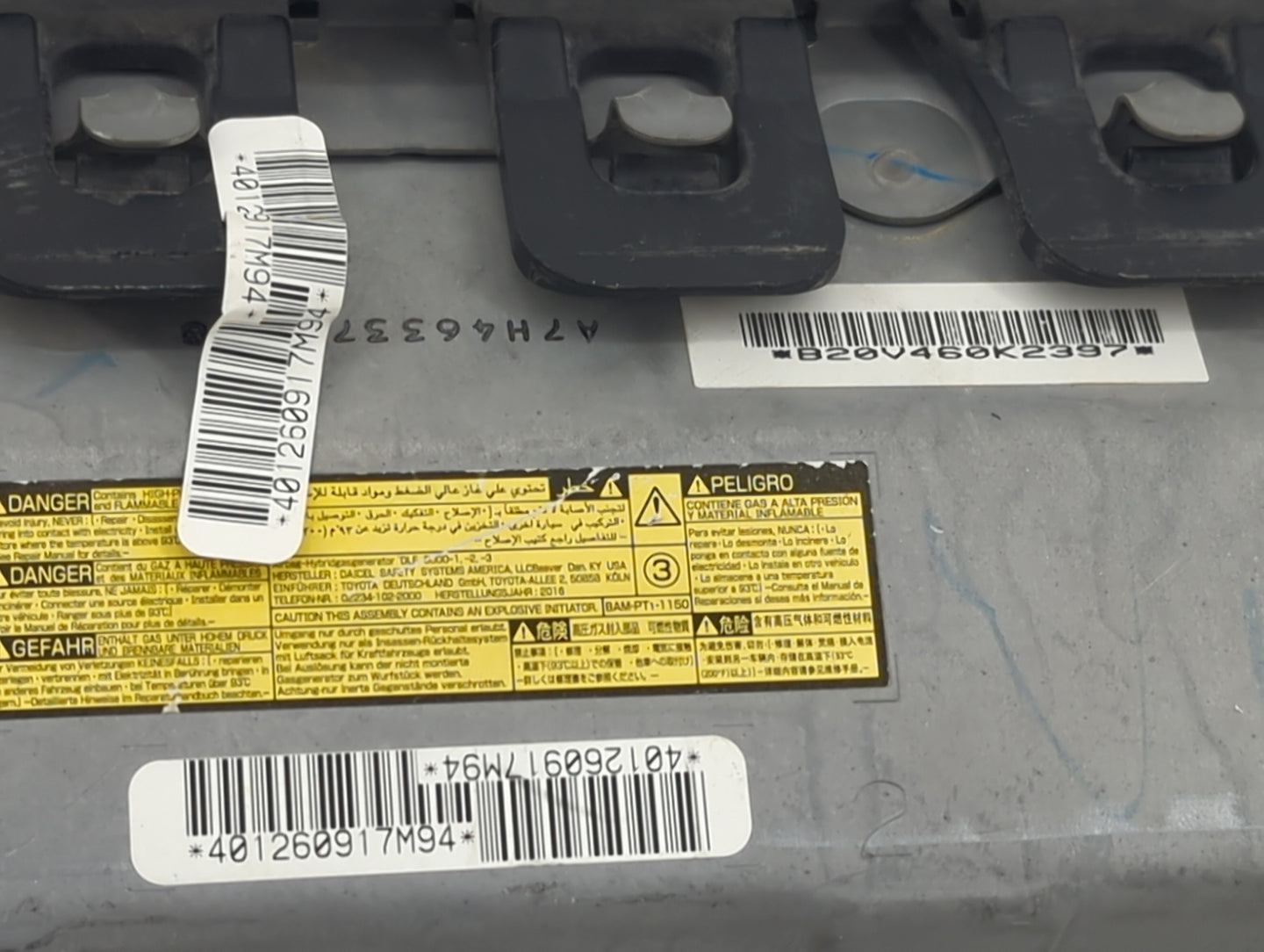 2017 Toyota Tundra Air Bag Driver Left Knee OEM P/N:7395917 B20V460K2397, 401260917M94, A7H46337 Fits OEM Used Auto Parts - 