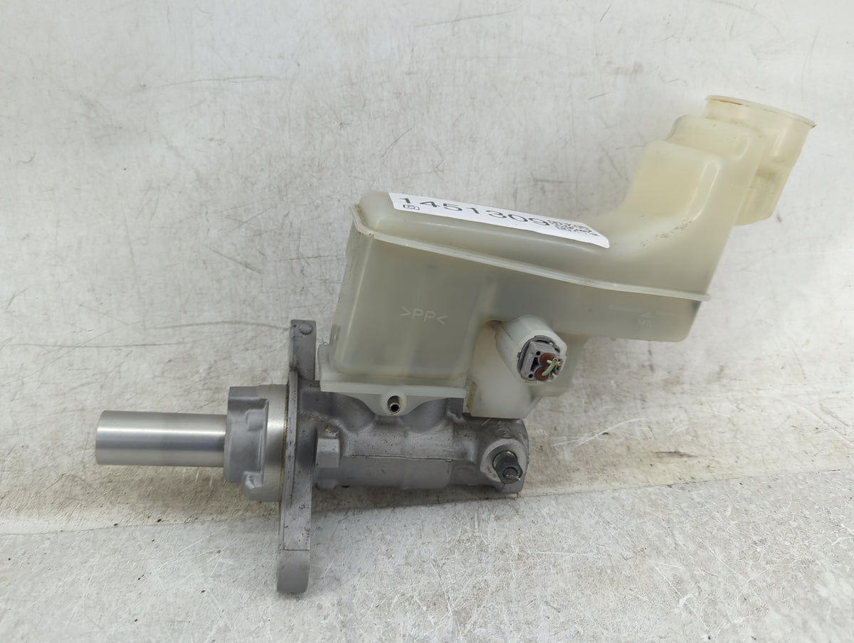 2017 Toyota Venza Brake Master Cylinder - Oemusedautoparts1.com