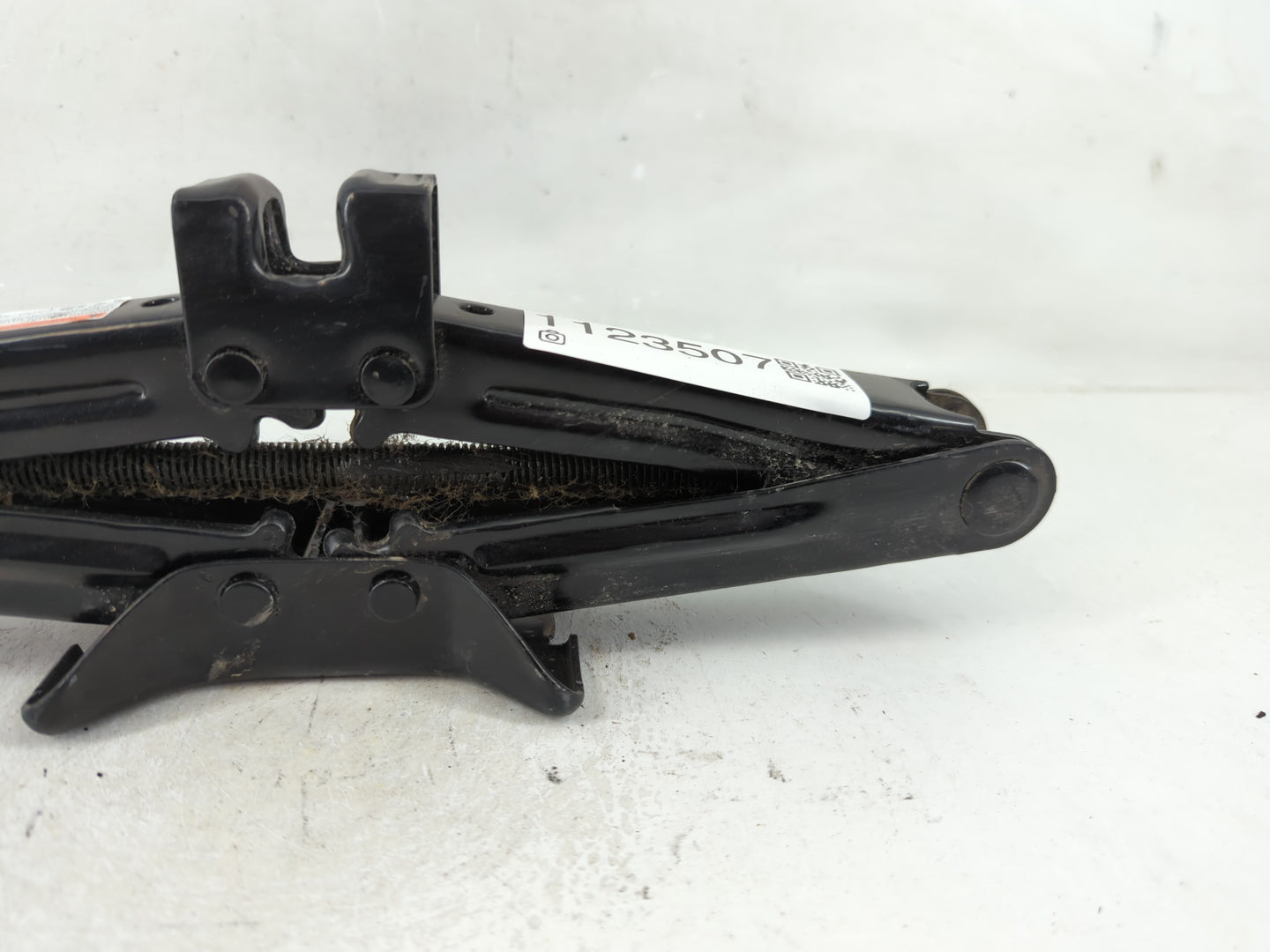 2017 Toyota Yaris Spare Scissor Car Jack - Oemusedautoparts1.com