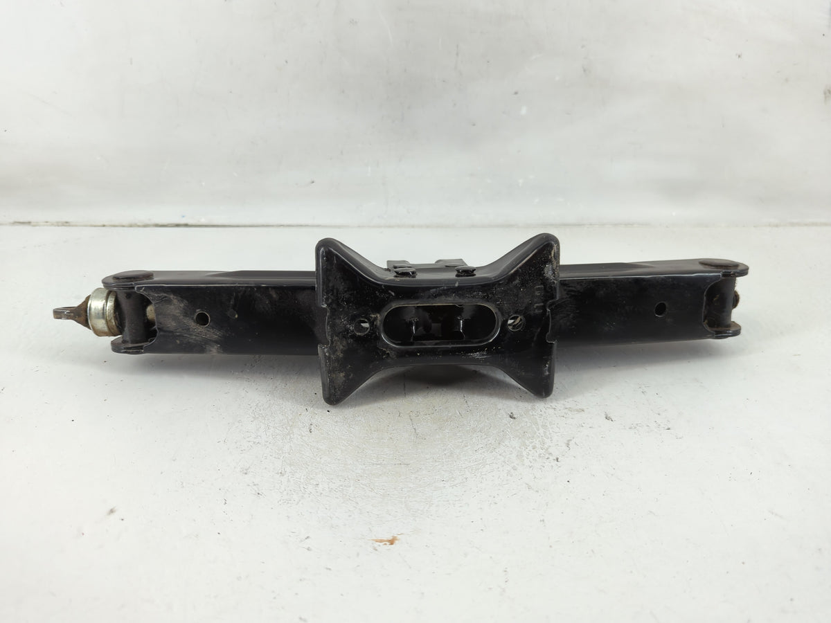 2017 Toyota Yaris Spare Scissor Car Jack - Oemusedautoparts1.com