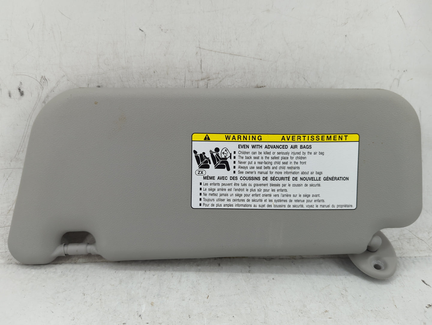 2017-2019 Toyota Yaris Sun Visor Shade Replacement Passenger Right Mirror Fits Fits 2017 2018 2019 OEM Used Auto Parts - Oem