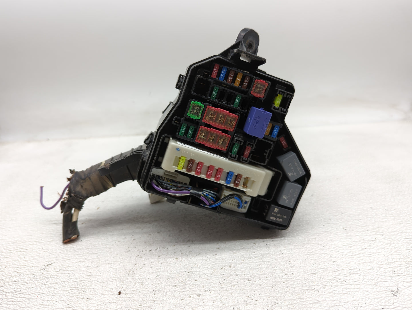 2012-2019 Toyota Yaris Fusebox Fuse Box Panel Relay Module P/N:82662-0D300 Fits Fits 2012 2013 2014 2015 2016 2017 2018 2019
