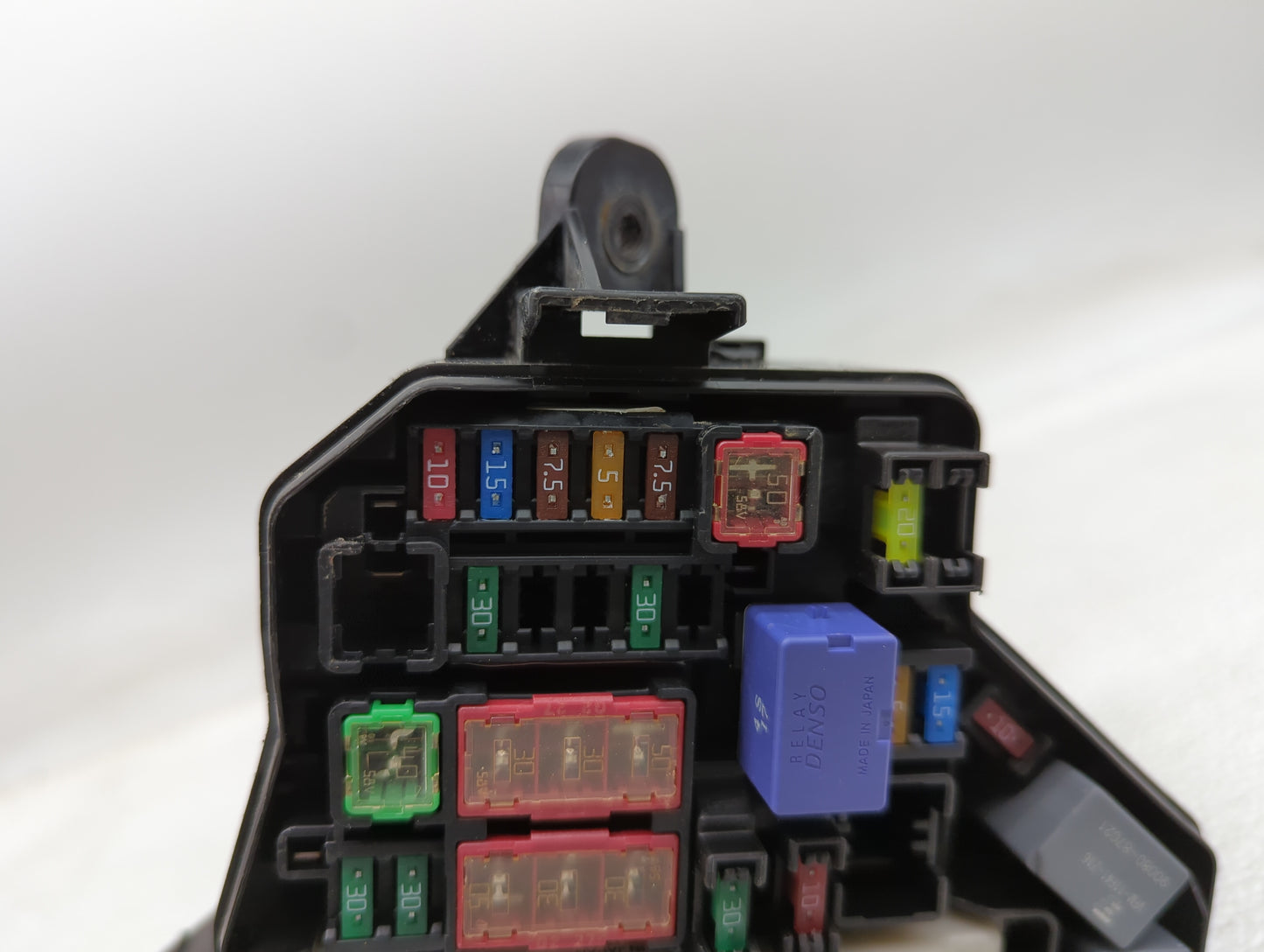 2012-2019 Toyota Yaris Fusebox Fuse Box Panel Relay Module P/N:82662-0D300 Fits Fits 2012 2013 2014 2015 2016 2017 2018 2019