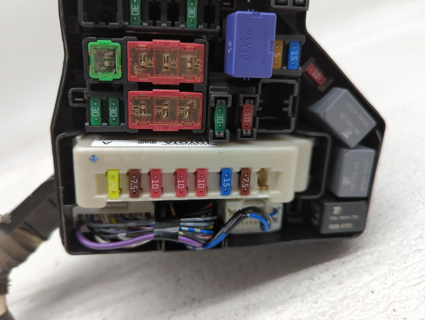 2012-2019 Toyota Yaris Fusebox Fuse Box Panel Relay Module P/N:82662-0D300 Fits Fits 2012 2013 2014 2015 2016 2017 2018 2019