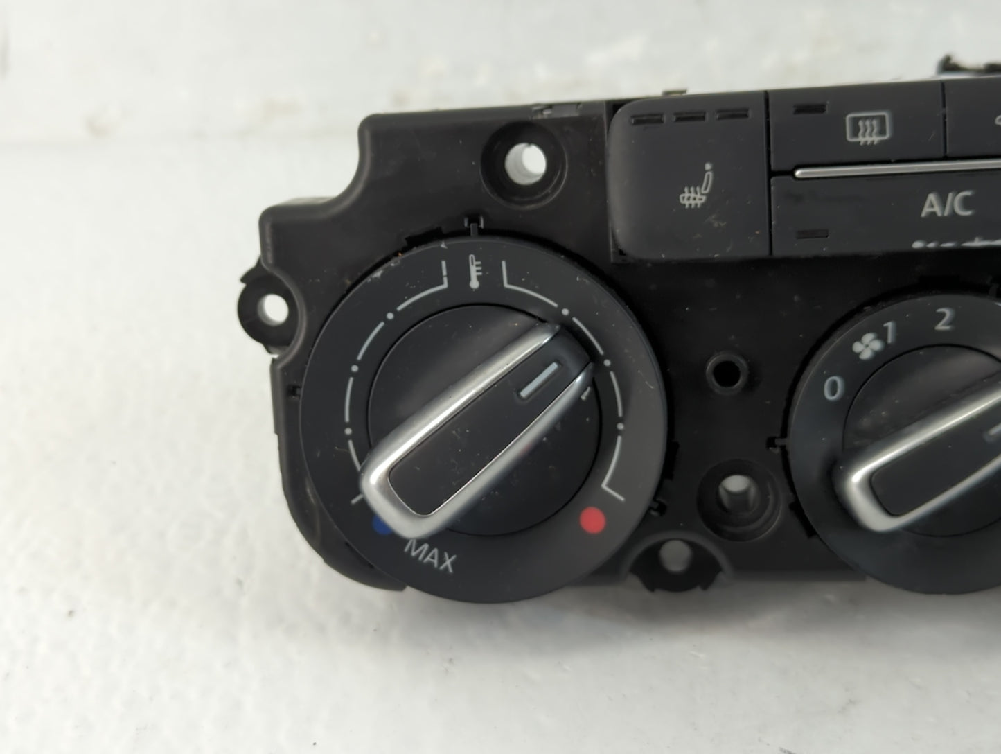 2017-2019 Volkswagen Beetle Climate Control Module Temperature AC/Heater Replacement P/N:90151-908 Fits Fits 2017 2018 2019 