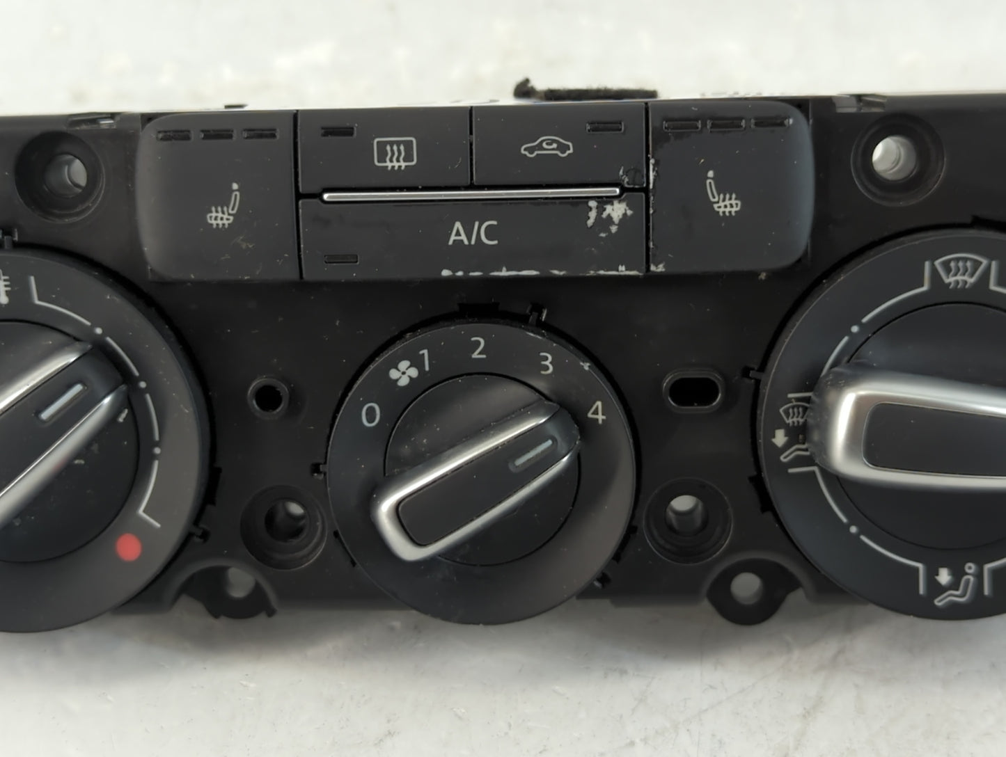 2017-2019 Volkswagen Beetle Climate Control Module Temperature AC/Heater Replacement P/N:90151-908 Fits Fits 2017 2018 2019 