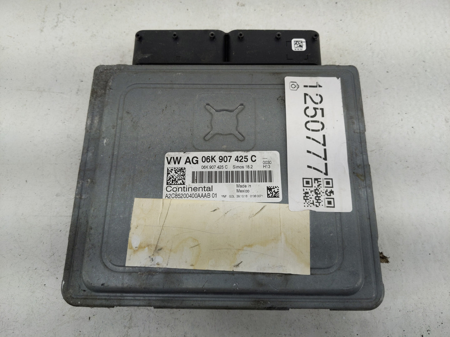 2017 Volkswagen Beetle PCM Engine Control Computer ECU ECM PCU OEM P/N:06K 907 425 C Fits OEM Used Auto Parts - Oemusedautop