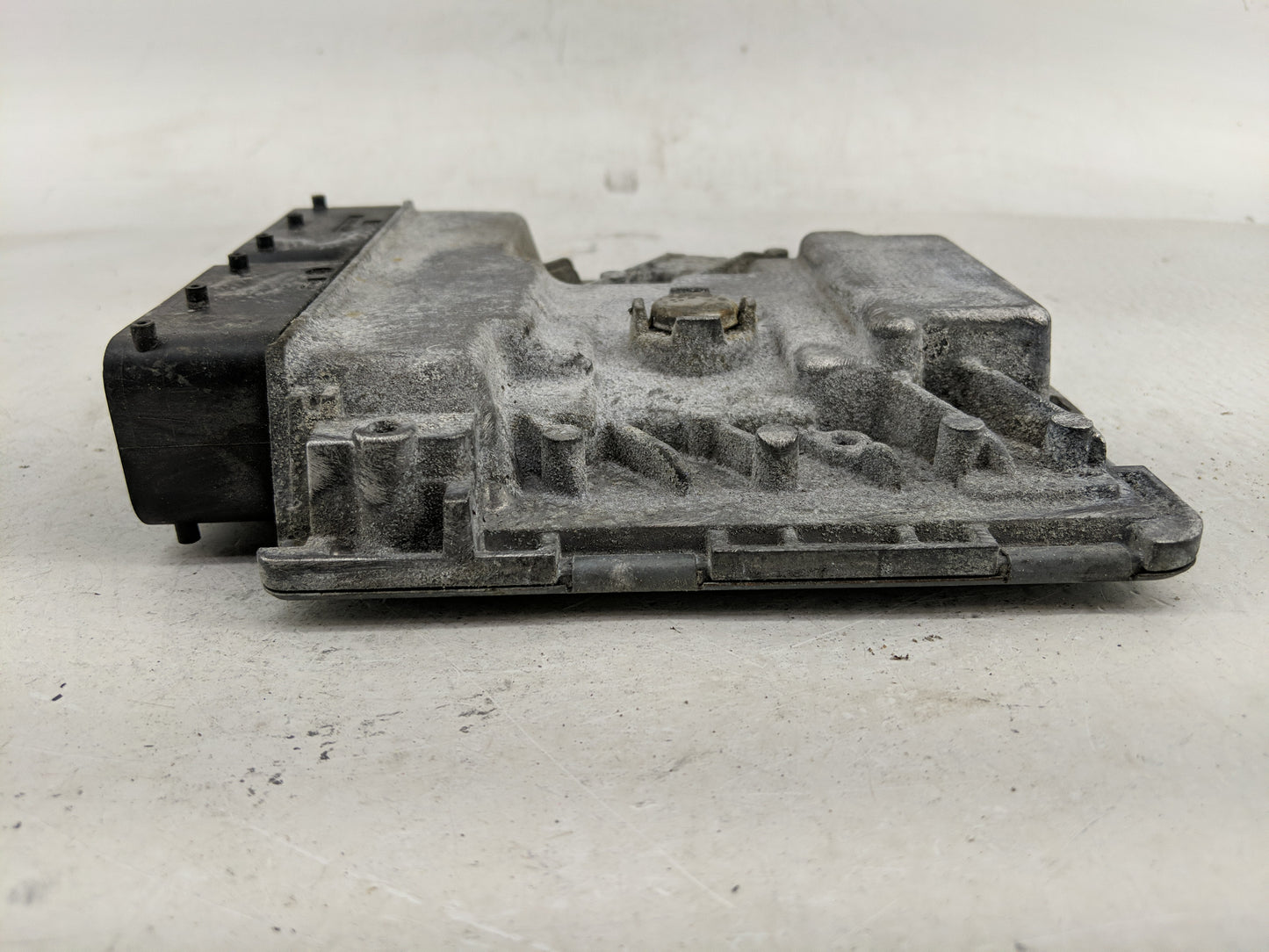 2017 Volkswagen Beetle PCM Engine Control Computer ECU ECM PCU OEM P/N:06K 907 425 C Fits OEM Used Auto Parts - Oemusedautop