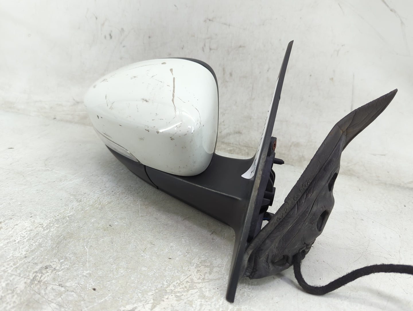 2016-2018 Volkswagen Beetle Passenger Side View Mirror - Right Door Mirror OEM Used - Oemusedautoparts1.com