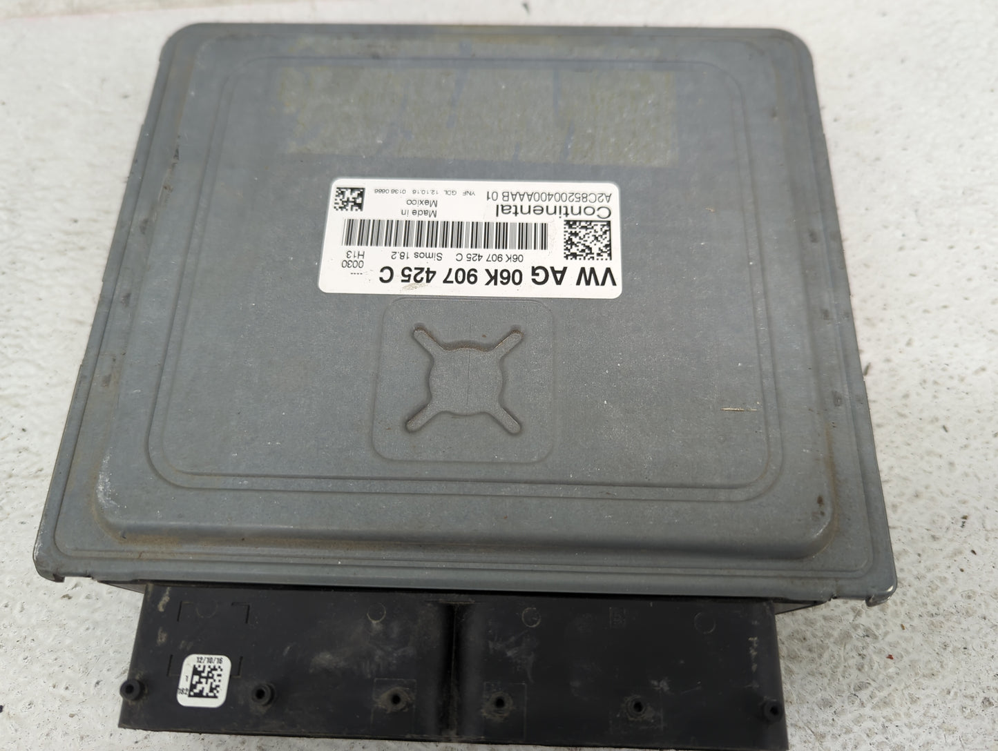 2017 Volkswagen Beetle PCM Engine Control Computer ECU ECM PCU OEM P/N:06K907425C A2C85200400AAAB01 Fits OEM Used Auto Parts