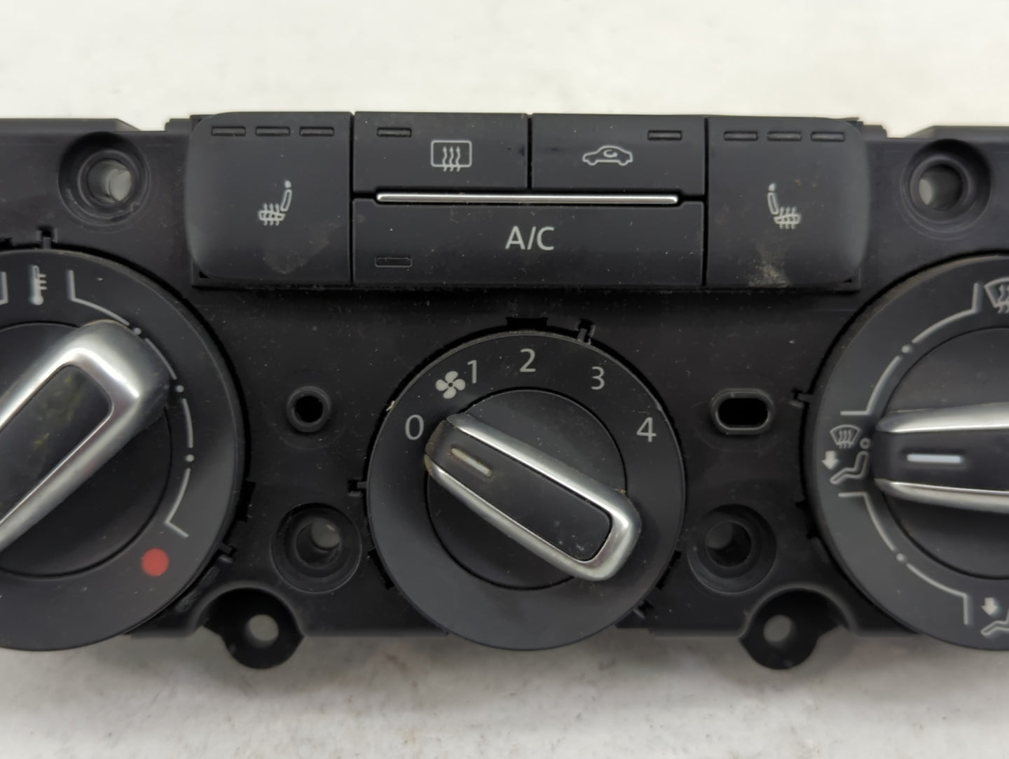 2017-2019 Volkswagen Beetle Climate Control Module Temperature AC/Heater Replacement P/N:5C0820047DC 90151-908/0009 Fits OEM