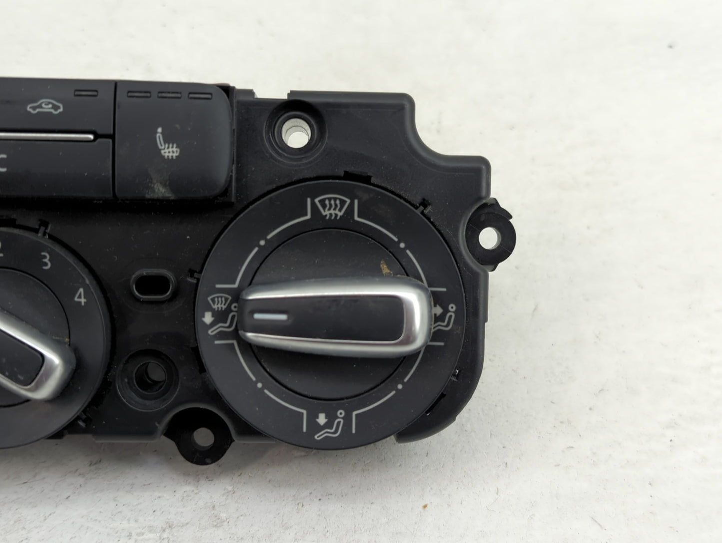 2017-2019 Volkswagen Beetle Climate Control Module Temperature AC/Heater Replacement P/N:5C0820047DC 90151-908/0009 Fits OEM