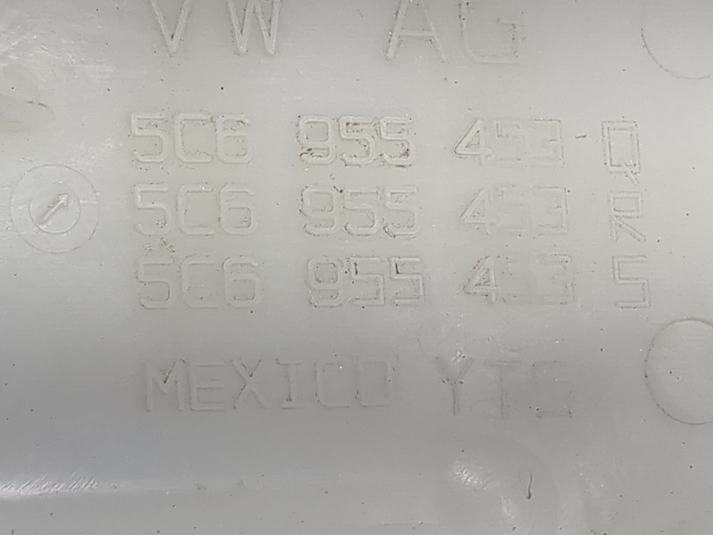 2012-2019 Volkswagen Beetle Windshield Washer Fluid Reservoir Bottle Oem 1474222 - Oemusedautoparts1.com