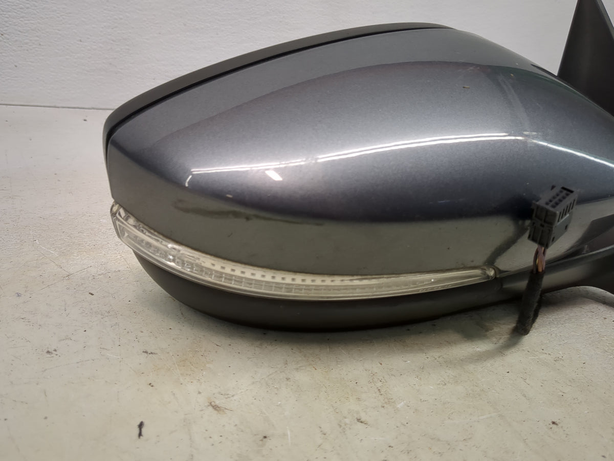 2012-2019 Volkswagen Beetle Passenger Side View Mirror - Right Door Mirror OEM Used - Oemusedautoparts1.com