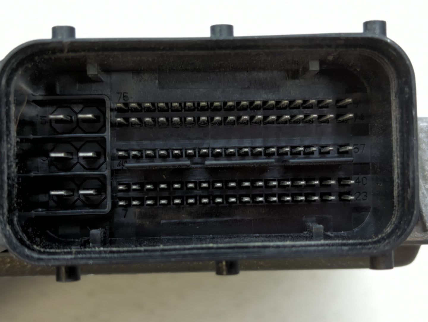2017 Volkswagen Beetle PCM Engine Control Computer ECU ECM PCU OEM P/N:06K 907 425 C 06K907425C Fits OEM Used Auto Parts - O