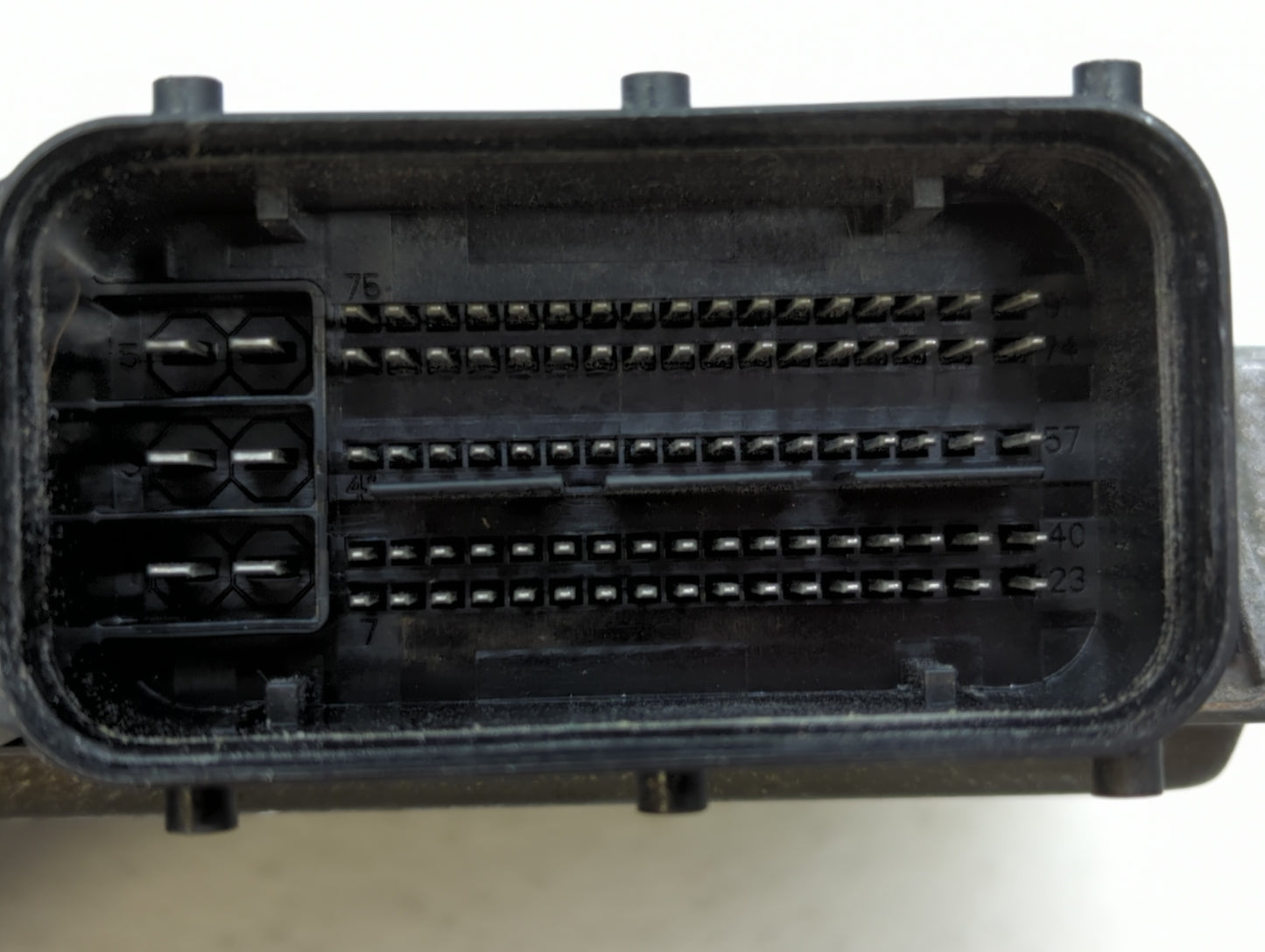 2017 Volkswagen Beetle PCM Engine Control Computer ECU ECM PCU OEM P/N:06K 907 425 C 06K907425C Fits OEM Used Auto Parts - O