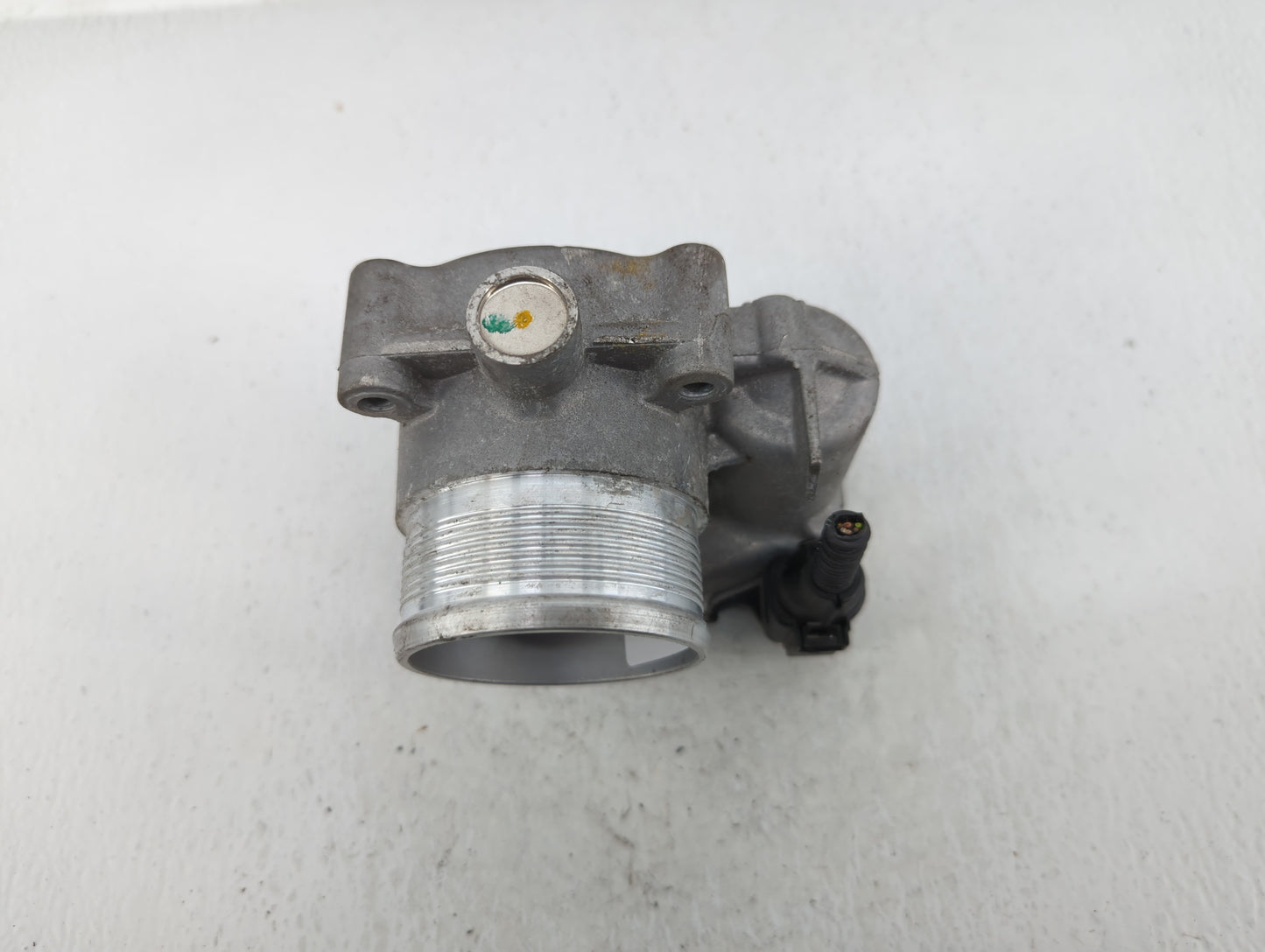 2014-2017 Volkswagen Beetle Throttle Body P/N:06K 133 062E Fits Fits 2014 2015 2016 2017 OEM Used Auto Parts - Oemusedautopa