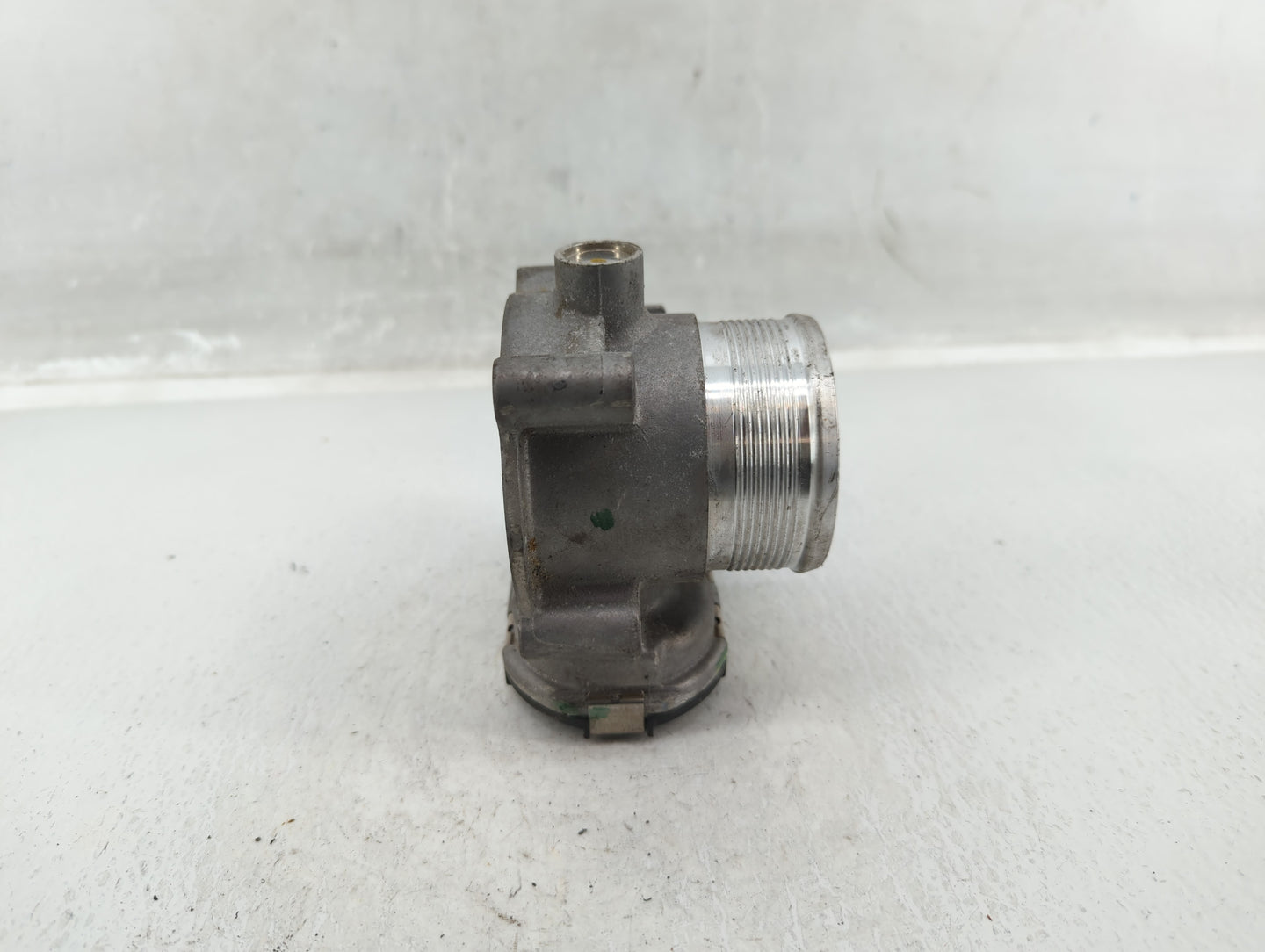 2014-2017 Volkswagen Beetle Throttle Body P/N:06K 133 062E Fits Fits 2014 2015 2016 2017 OEM Used Auto Parts - Oemusedautopa