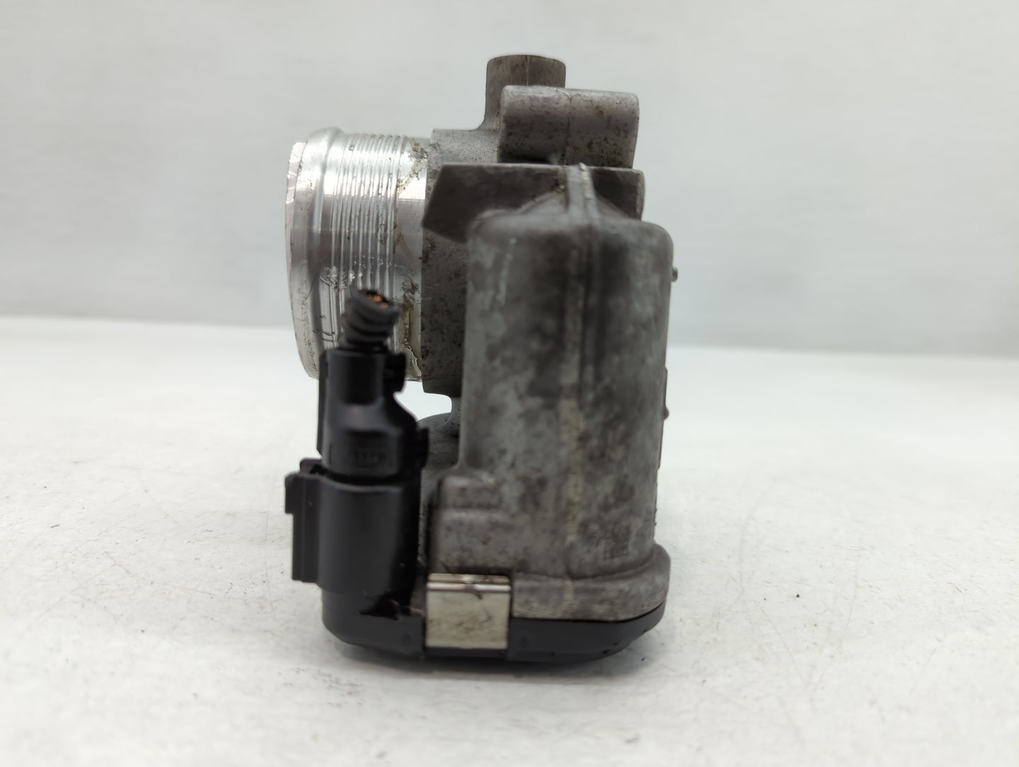 2014-2017 Volkswagen Beetle Throttle Body P/N:0 280 750 588 06K 133 062 D Fits Fits 2014 2015 2016 2017 OEM Used Auto Parts 