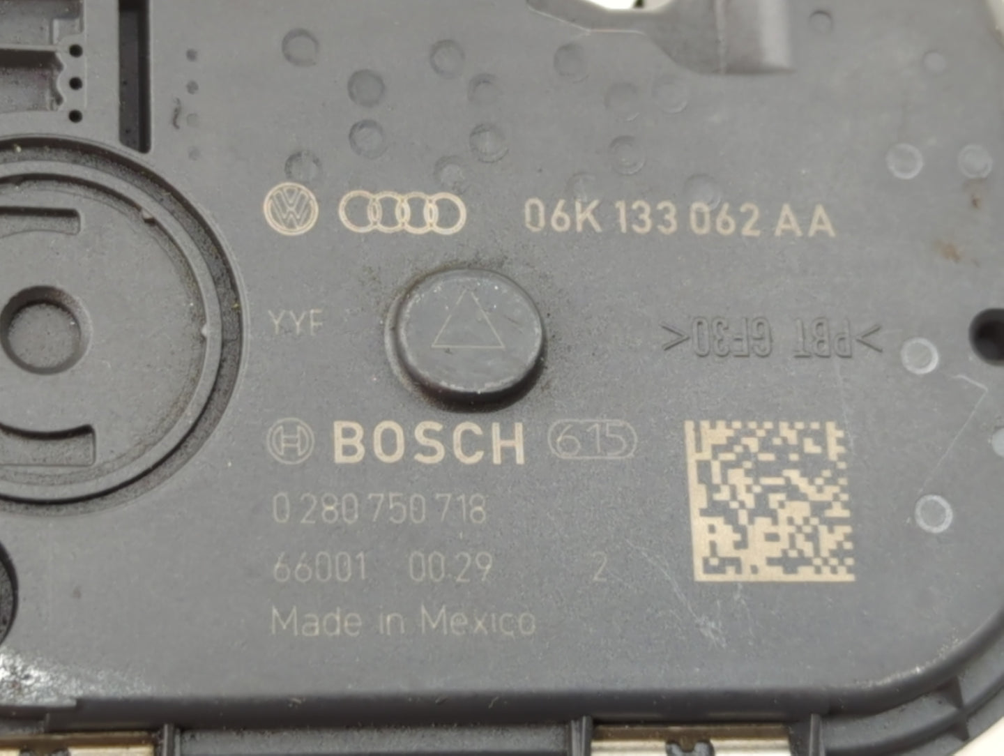 2014-2017 Volkswagen Beetle Throttle Body P/N:0 280 750 588 06K 133 062 D Fits Fits 2014 2015 2016 2017 OEM Used Auto Parts 