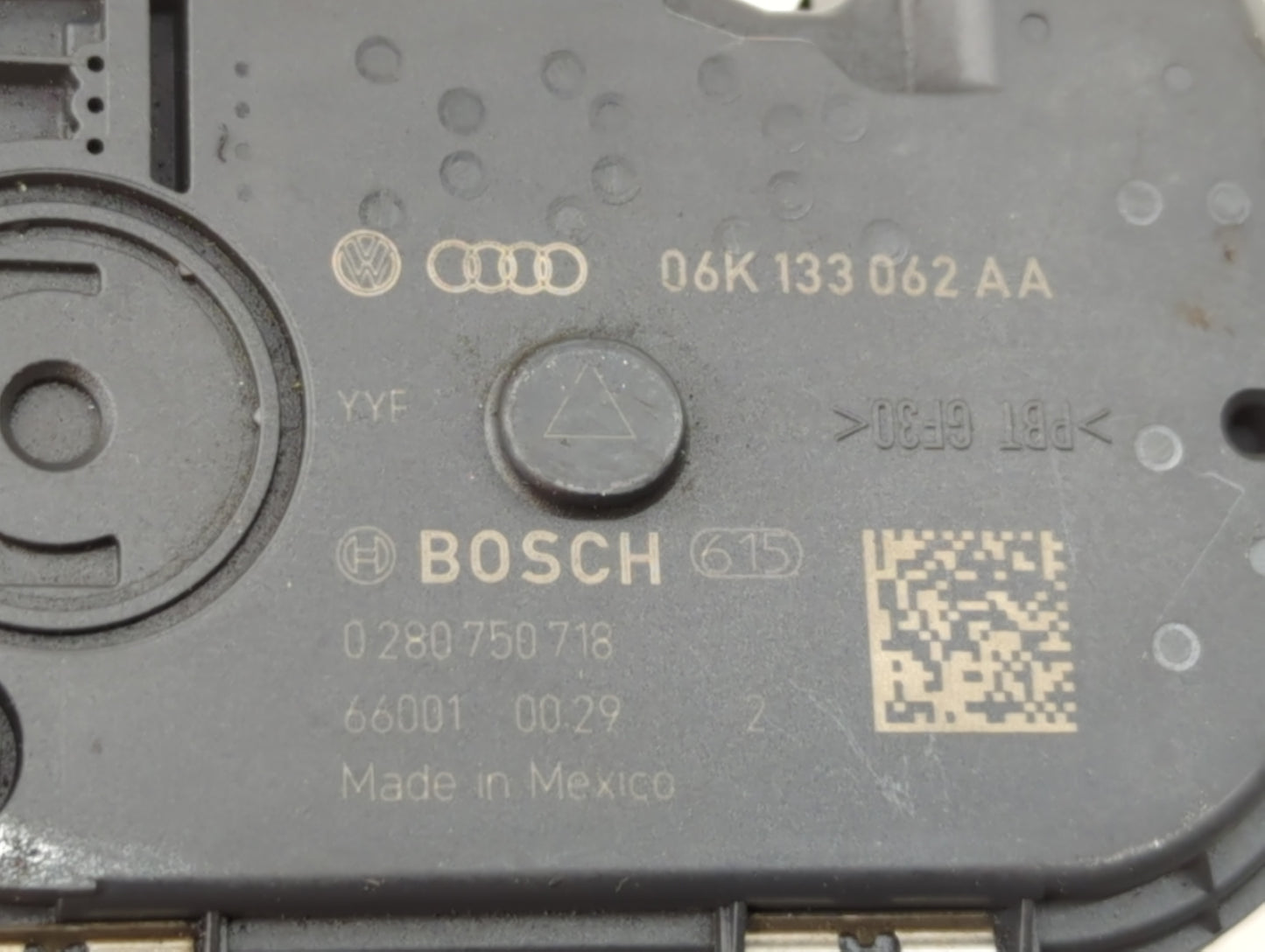 2014-2017 Volkswagen Beetle Throttle Body P/N:0 280 750 588 06K 133 062 D Fits Fits 2014 2015 2016 2017 OEM Used Auto Parts 