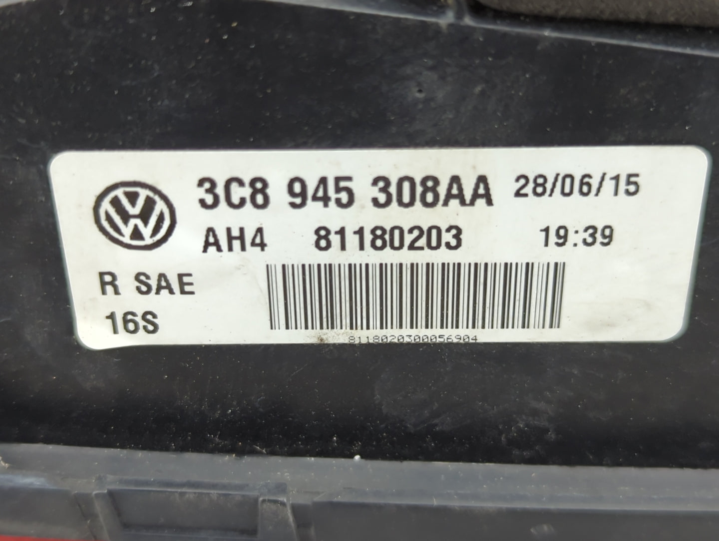 2013-2017 Volkswagen Cc Passenger Right Side Deck Lid Mounted Tail Light - Oemusedautoparts1.com
