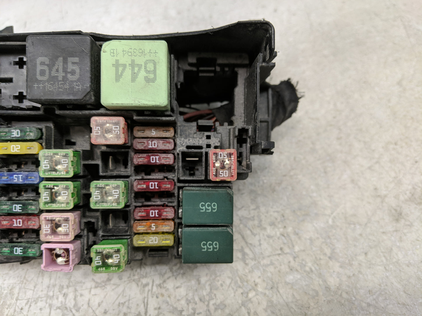 2017 Volkswagen Gli Fusebox Fuse Box Panel Relay Module Fits Fits 2015 2016 2018 OEM Used Auto Parts - Oemusedautoparts1.com