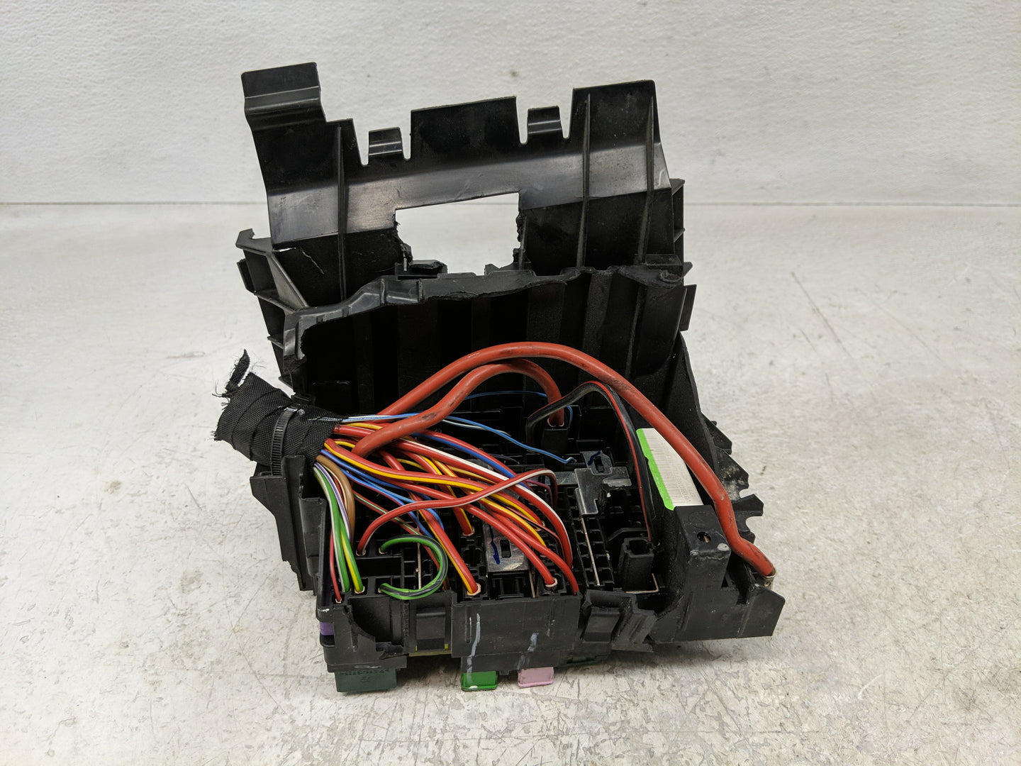 2017 Volkswagen Gli Fusebox Fuse Box Panel Relay Module Fits Fits 2015 2016 2018 OEM Used Auto Parts - Oemusedautoparts1.com