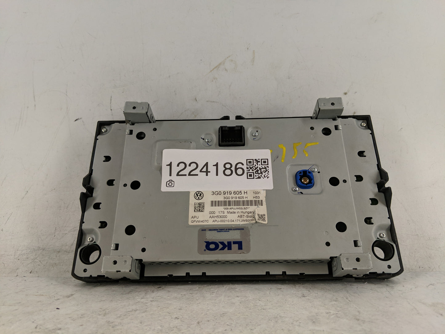 2017 Volkswagen Golf Information Display Screen - Oemusedautoparts1.com