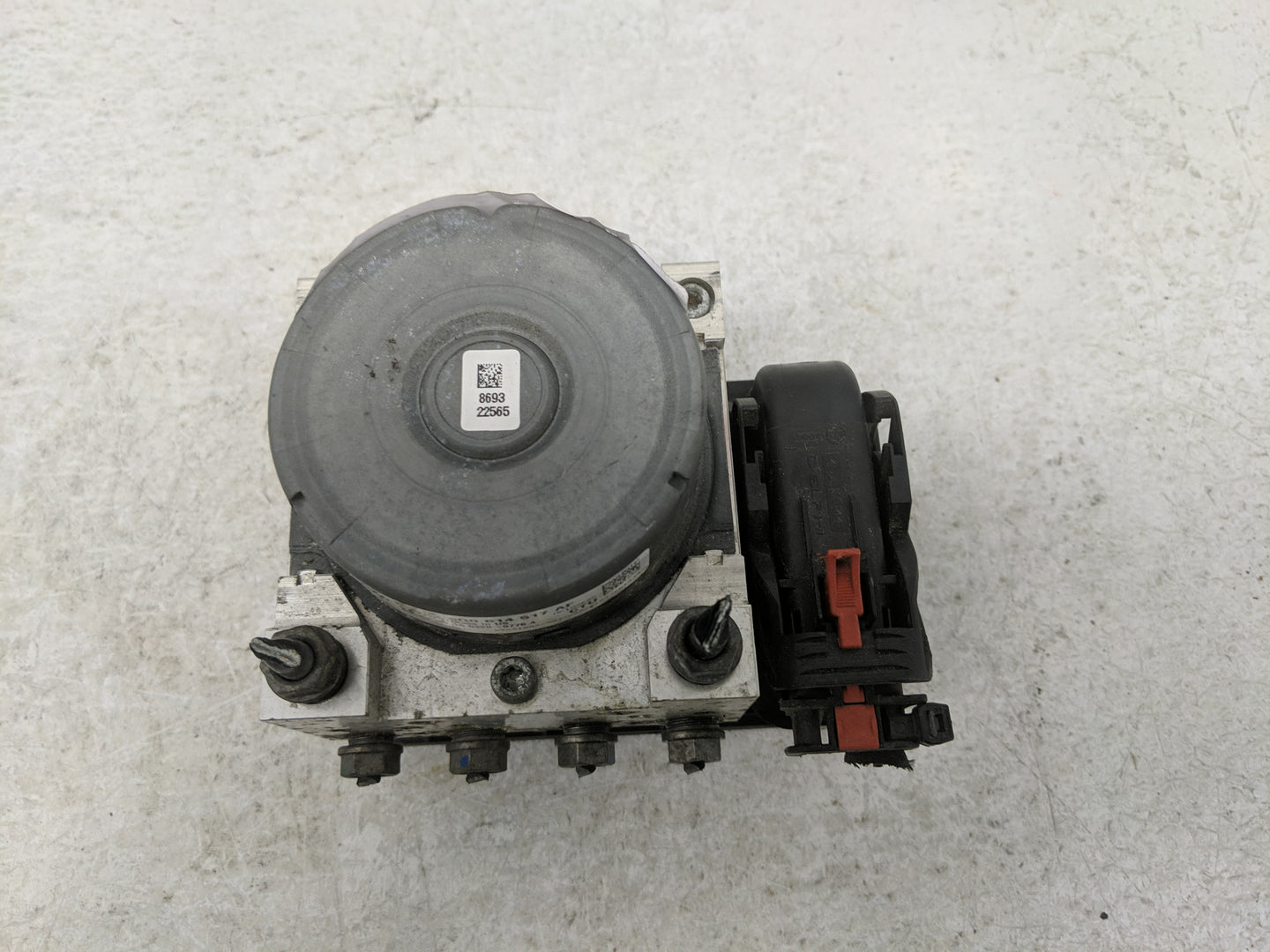 2017 Volkswagen Golf ABS Pump Control Module Replacement P/N:5Q0 614 517 AF Fits OEM Used Auto Parts - Oemusedautoparts1.com