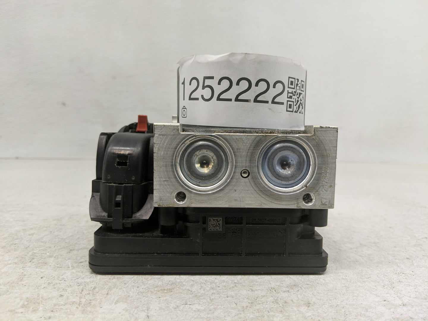 2017 Volkswagen Golf ABS Pump Control Module Replacement P/N:5Q0 614 517 AF Fits OEM Used Auto Parts - Oemusedautoparts1.com