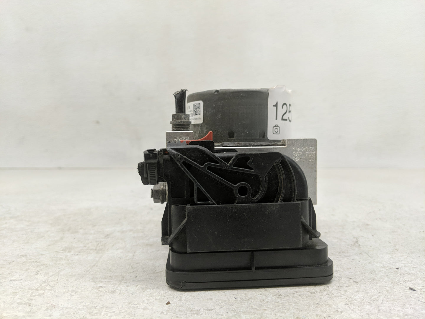 2017 Volkswagen Golf ABS Pump Control Module Replacement P/N:5Q0 614 517 AF Fits OEM Used Auto Parts - Oemusedautoparts1.com