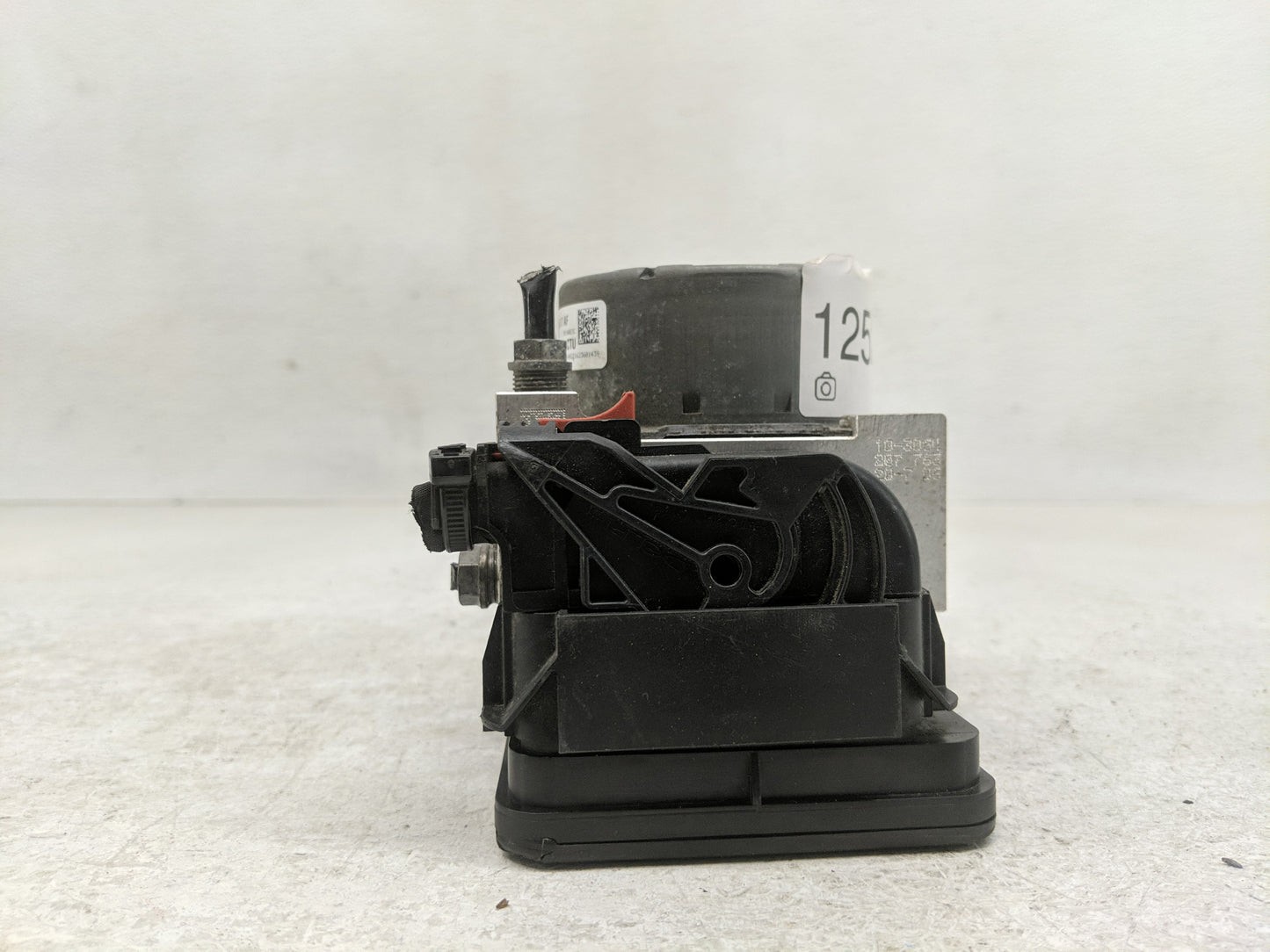 2017 Volkswagen Golf ABS Pump Control Module Replacement P/N:5Q0 614 517 AF Fits OEM Used Auto Parts - Oemusedautoparts1.com