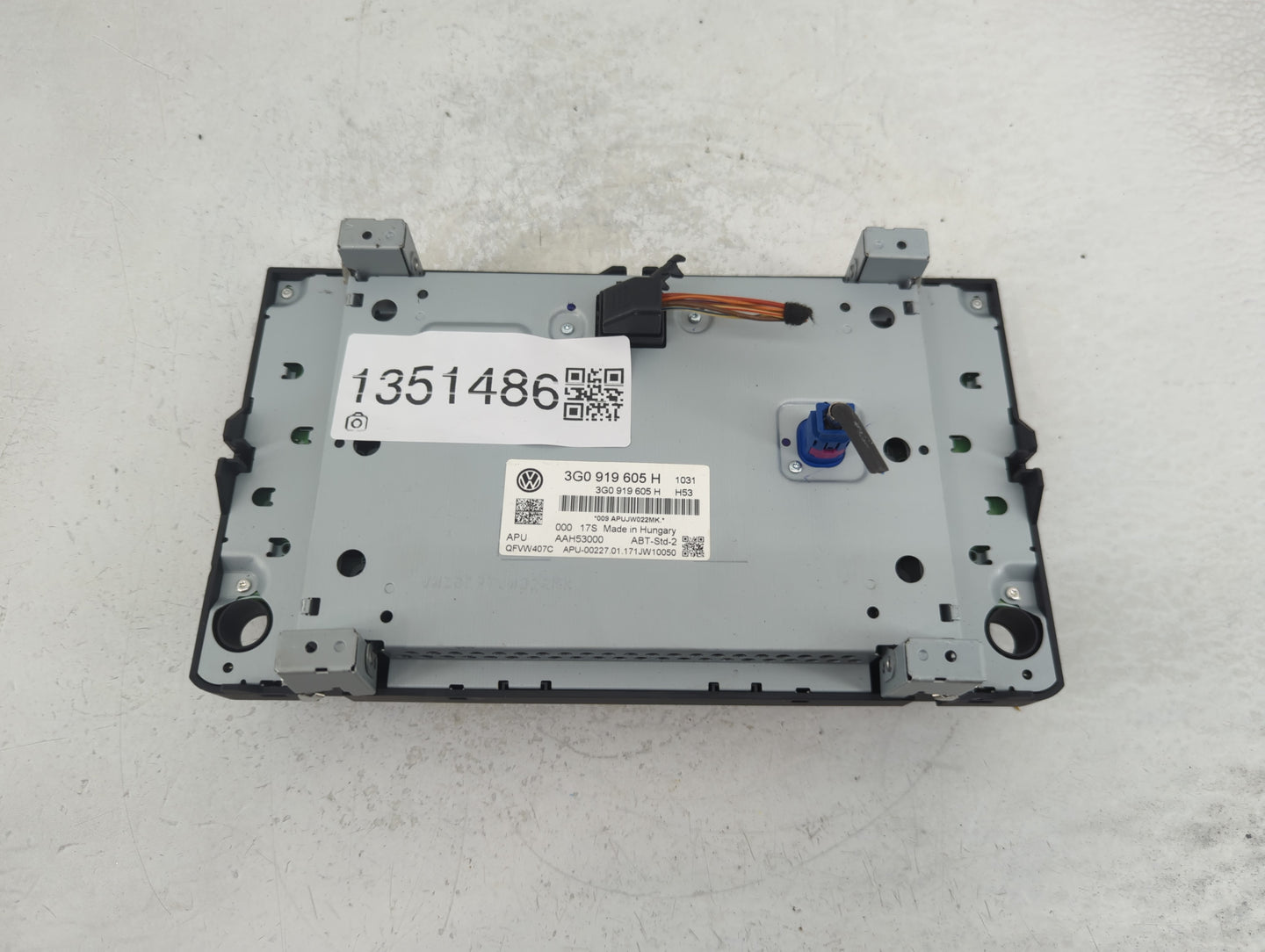 2017 Volkswagen Golf Radio AM FM Cd Player Receiver Replacement P/N:3G0 919 605 H Fits OEM Used Auto Parts - Oemusedautopart