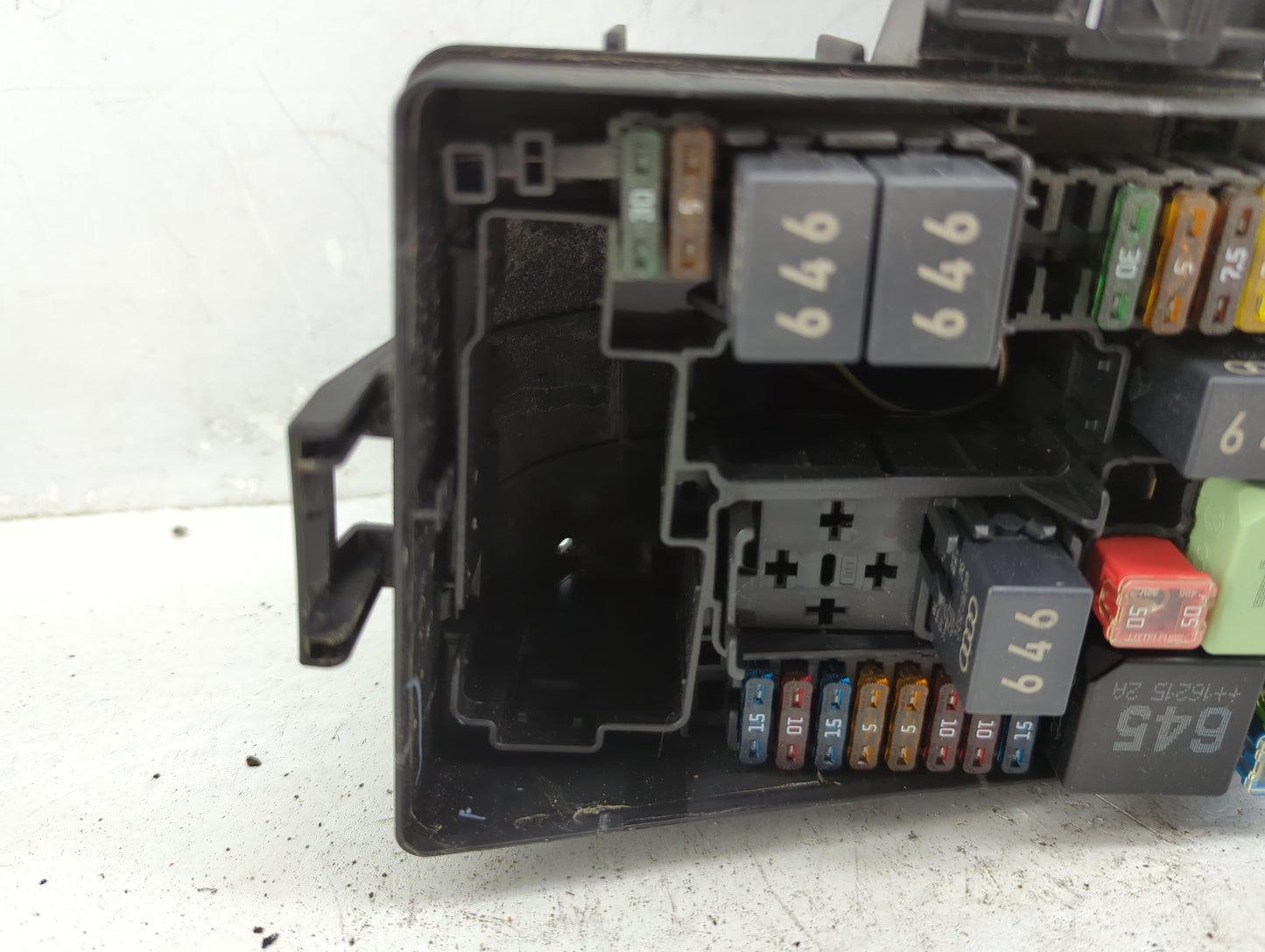2015-2019 Volkswagen Golf Fusebox Fuse Box Panel Relay Module P/N:5Q0 907 361 D Fits Fits 2015 2016 2017 2018 2019 2020 2021