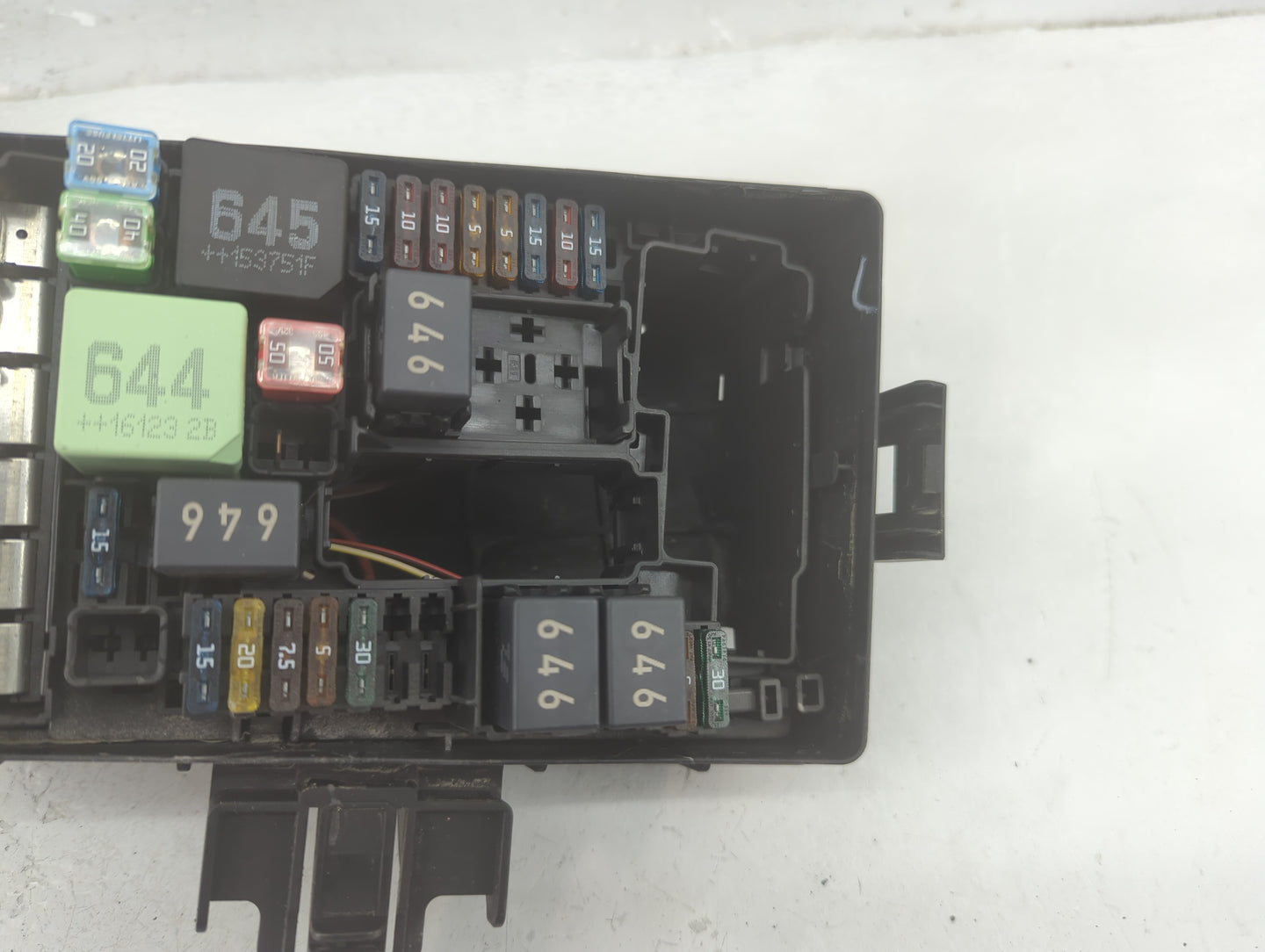 2015-2017 Volkswagen Golf Fusebox Fuse Box Panel Relay Module P/N:5Q0 907 361 D Fits Fits 2015 2016 2017 OEM Used Auto Parts