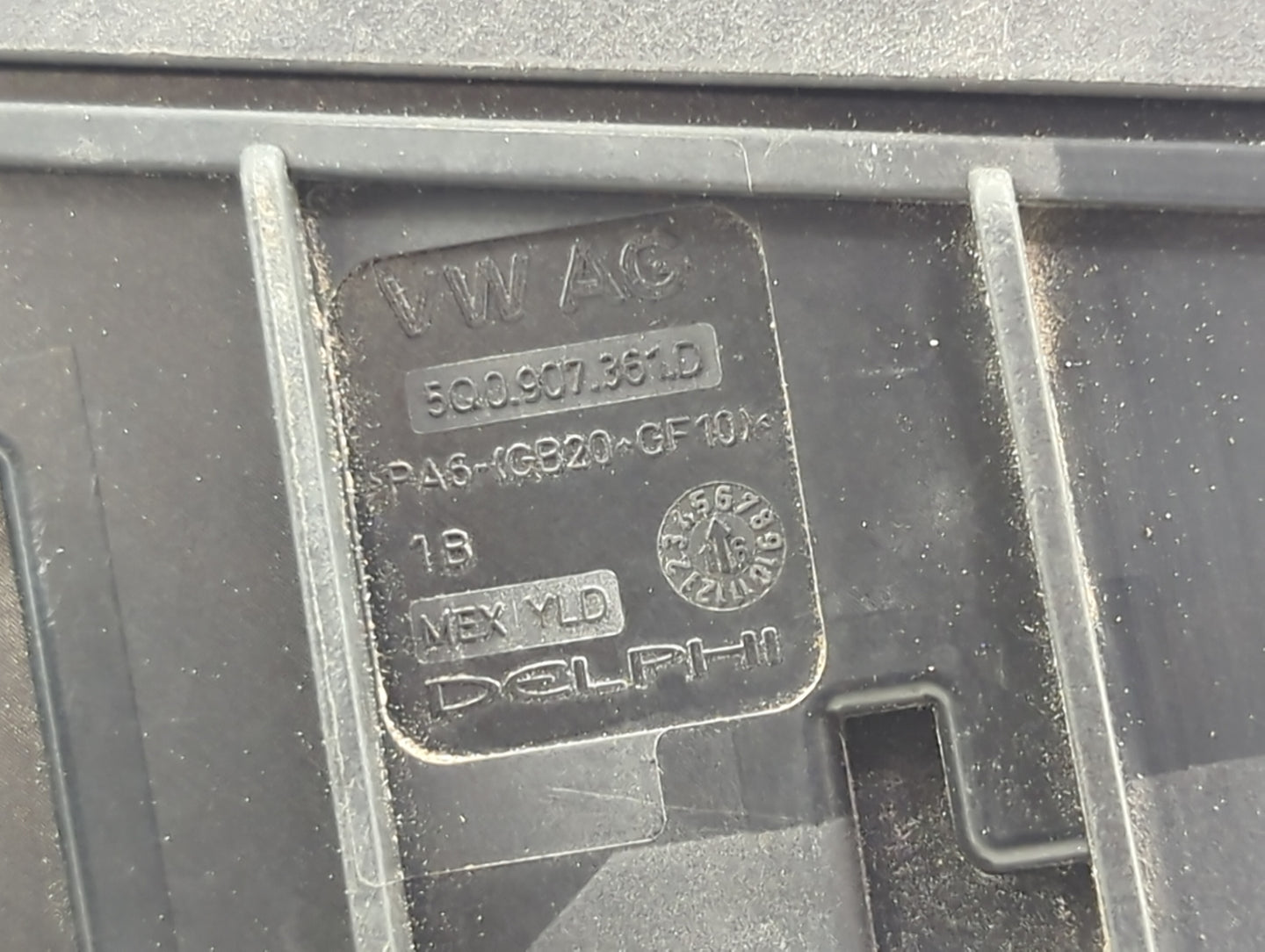 2015-2017 Volkswagen Golf Fusebox Fuse Box Panel Relay Module P/N:5Q0.907.361.D Fits Fits 2015 2016 2017 OEM Used Auto Parts