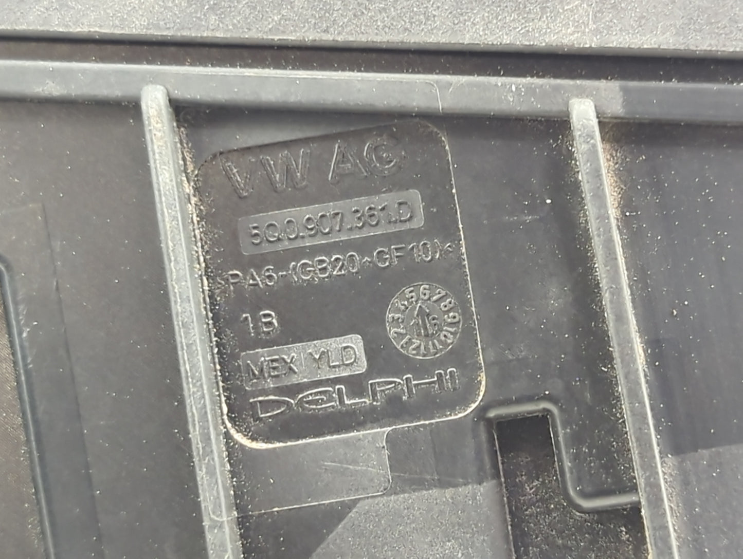 2015-2017 Volkswagen Golf Fusebox Fuse Box Panel Relay Module P/N:5Q0.907.361.D Fits Fits 2015 2016 2017 OEM Used Auto Parts