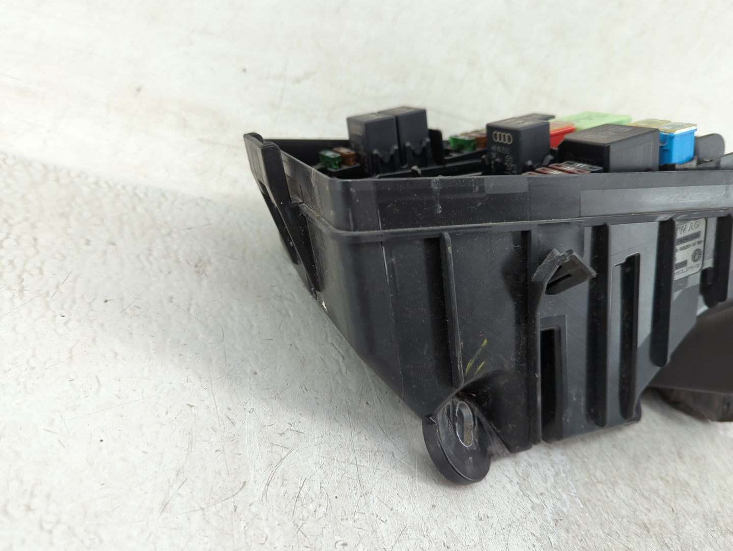2015-2017 Volkswagen Golf Fusebox Fuse Box Panel Relay Module P/N:5Q0 907 361 D Fits Fits 2015 2016 2017 OEM Used Auto Parts