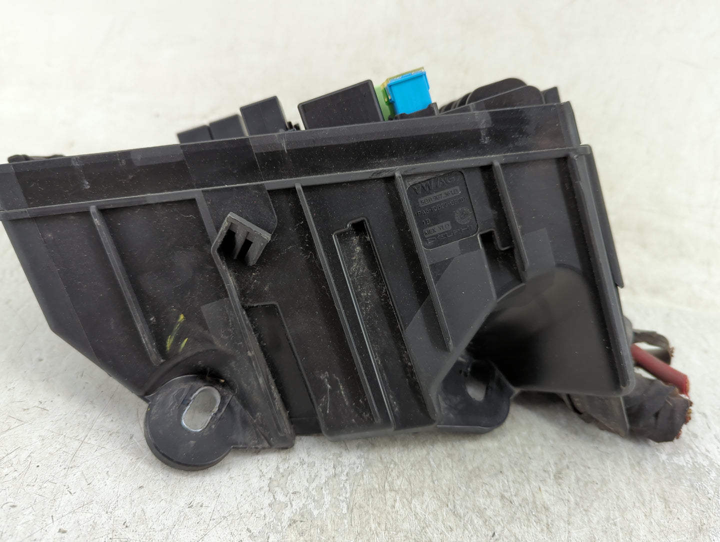 2015-2017 Volkswagen Golf Fusebox Fuse Box Panel Relay Module P/N:5Q0 907 361 D Fits Fits 2015 2016 2017 OEM Used Auto Parts