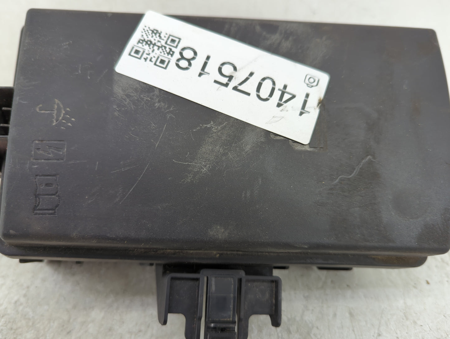 2015-2017 Volkswagen Golf Fusebox Fuse Box Panel Relay Module P/N:5Q0937132D Fits Fits 2015 2016 2017 OEM Used Auto Parts - 