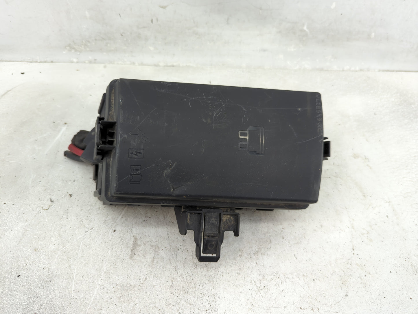 2015-2017 Volkswagen Golf Fusebox Fuse Box Panel Relay Module Fits Fits 2015 2016 2017 OEM Used Auto Parts - Oemusedautopart