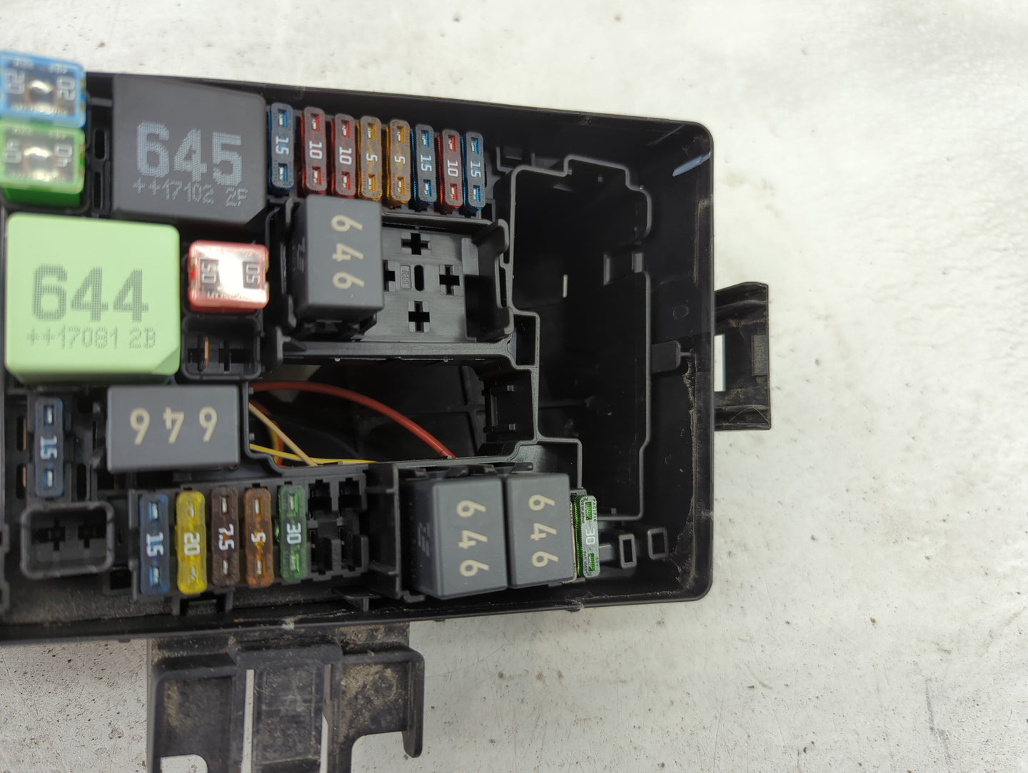 2015-2017 Volkswagen Golf Fusebox Fuse Box Panel Relay Module Fits Fits 2015 2016 2017 OEM Used Auto Parts - Oemusedautopart