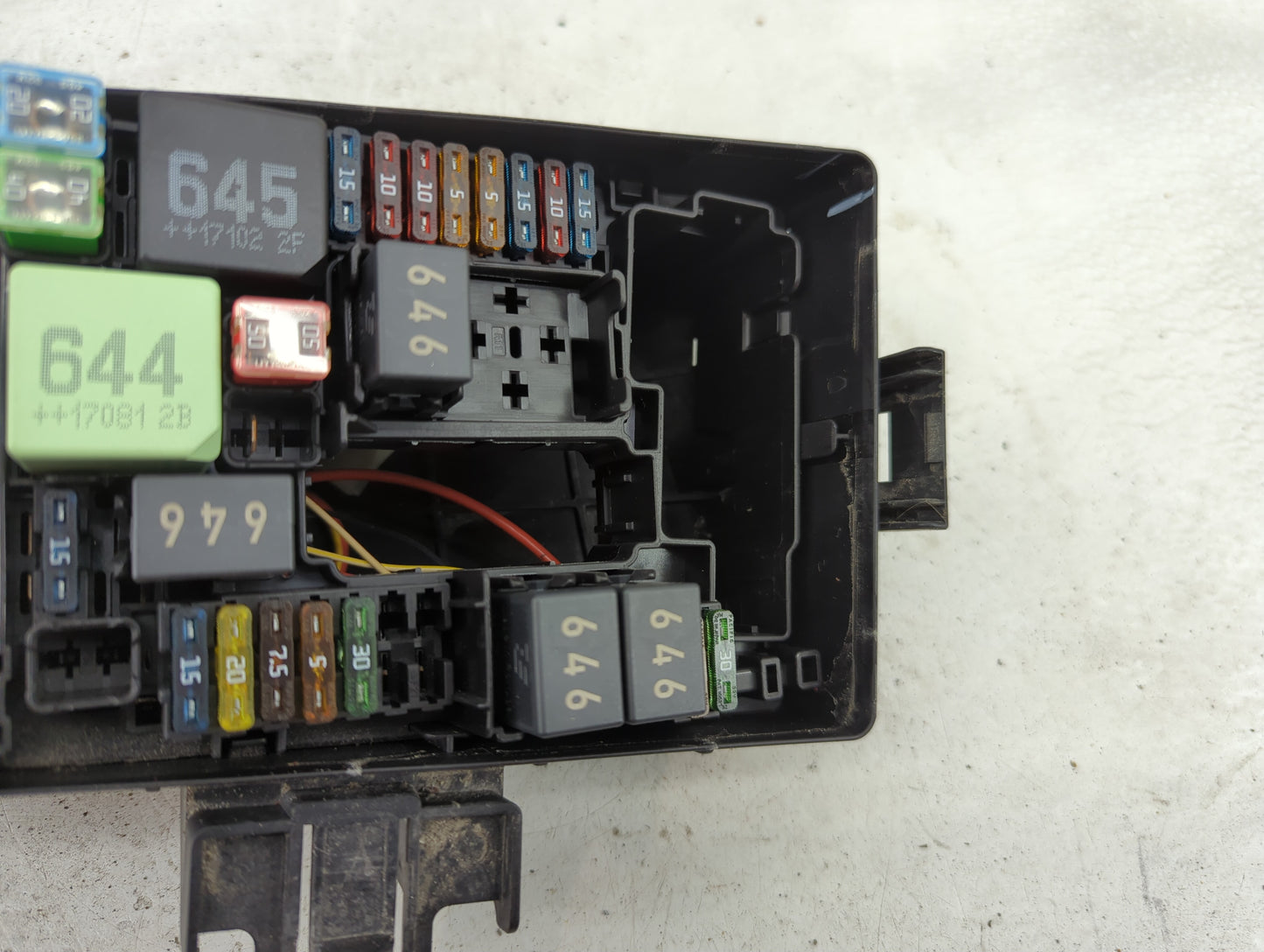 2015-2017 Volkswagen Golf Fusebox Fuse Box Panel Relay Module Fits Fits 2015 2016 2017 OEM Used Auto Parts - Oemusedautopart